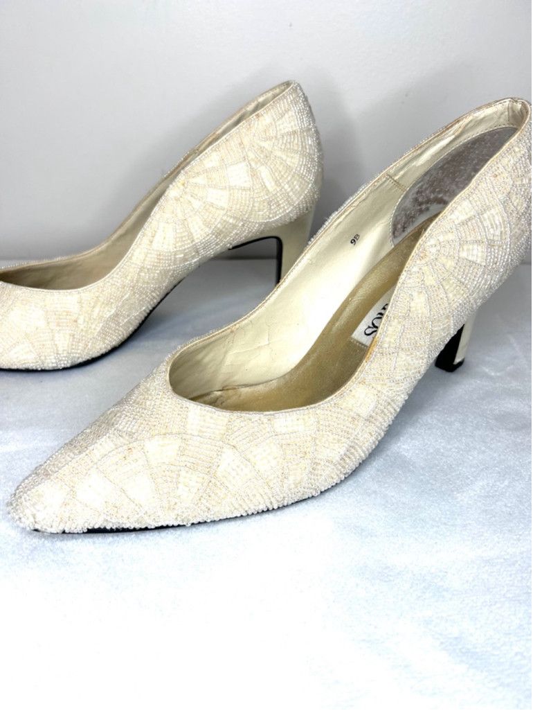 Other Vintage cream beaded Caparros Heels, Size 9, Off-white Size US 9 / IT 39 - 2 Thumbnail