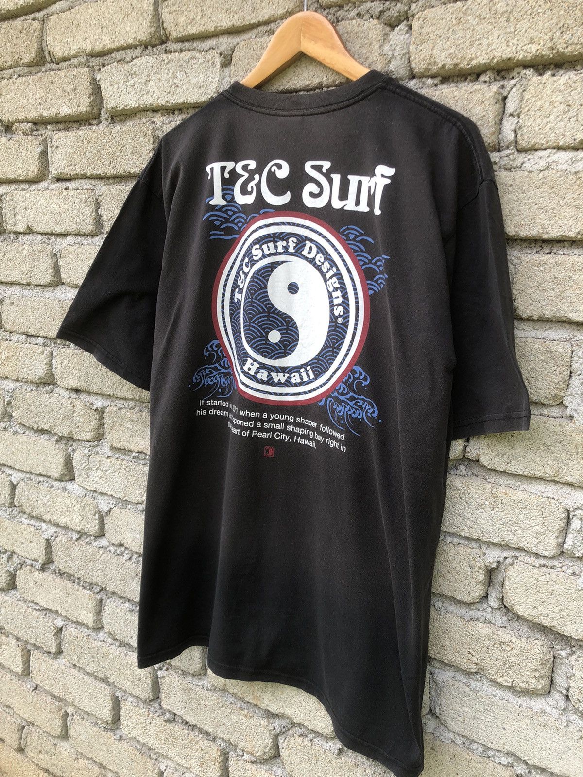 Japanese Brand Vintage Y2K Sunfaded T&C Surf Design Hawaii Backhit Tshirt Size US XXL / EU 58 / 5 - 3 Thumbnail