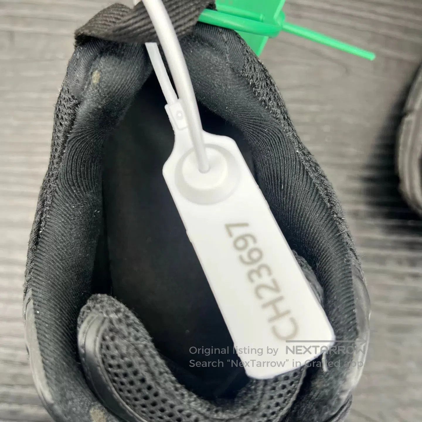 Balenciaga Black Athletic Low-Top Sneakers Size 9. Size US 9 / EU 42 - 9 Thumbnail