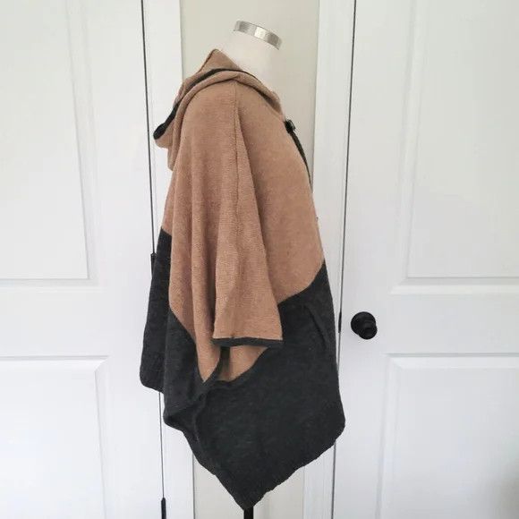 Max Mara Max Studio Tan/Gray Hooded Colorblock Wool Blend Poncho NWT Size S / US 4 / IT 40 - 5 Thumbnail