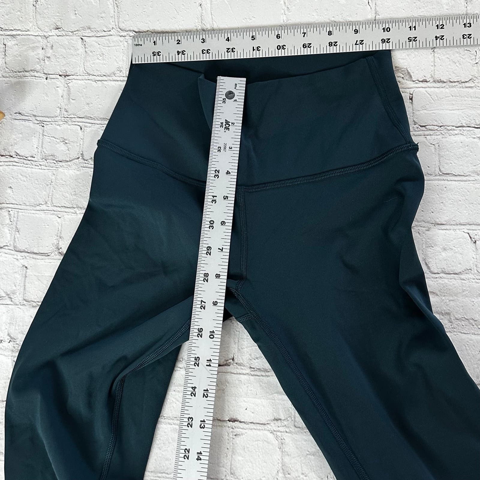 Lululemon Cropped Lululemon Leggings size 4 Size 27" / US 4 / IT 40 - 5 Thumbnail