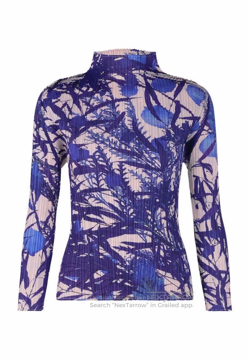 Issey Miyake Pleated Floral Long Sleeve Top