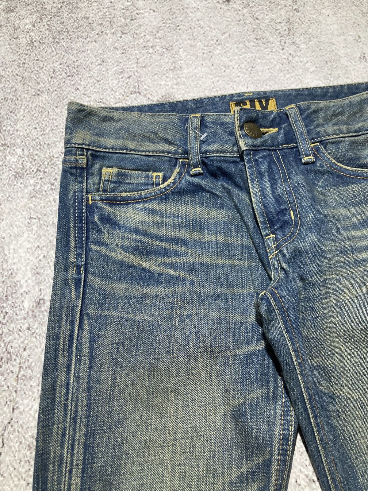 Japanese Brand 🇯🇵 2000s SLY Japan Ripped Bootcut Denim Jeans Pants Blue Wash Size US 26 / EU 42 - 5 Thumbnail
