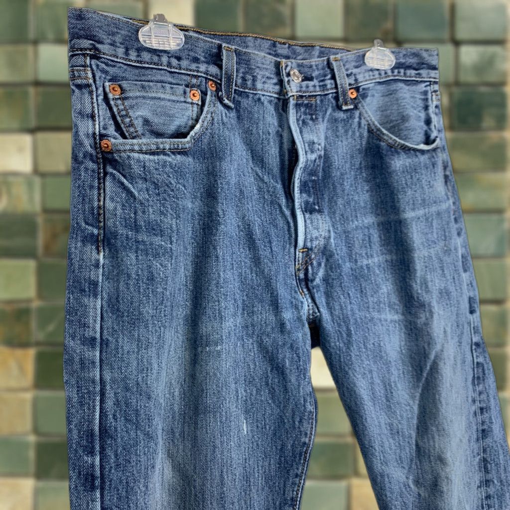 Levi's Levi's 501 Jeans Mens Regular Bootcut Denim Medium Wash 33 x 32 Cotton Blue Size US 33 - 1 Thumbnail