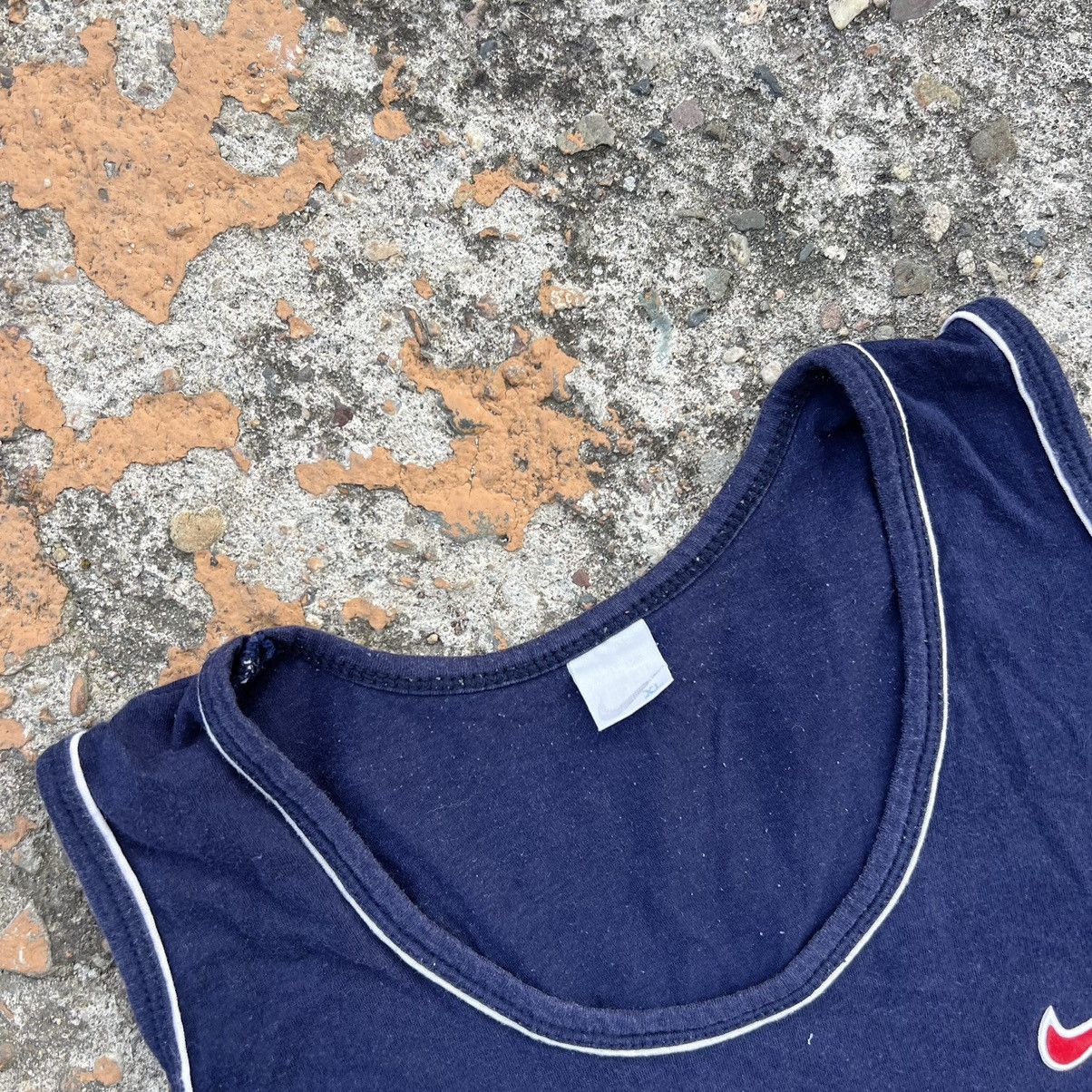 Nike × Vintage Vintage Y2K Nike Basketball Muscle Tank Centre Swoosh Size US M / EU 48-50 / 2 - 5 Thumbnail