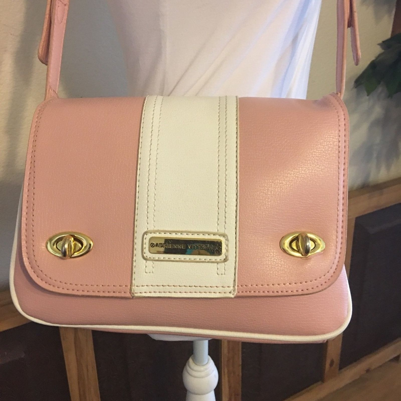 Other Adrienne Vittadini pink gold chain crossbody bag Size ONE SIZE - 6 Thumbnail