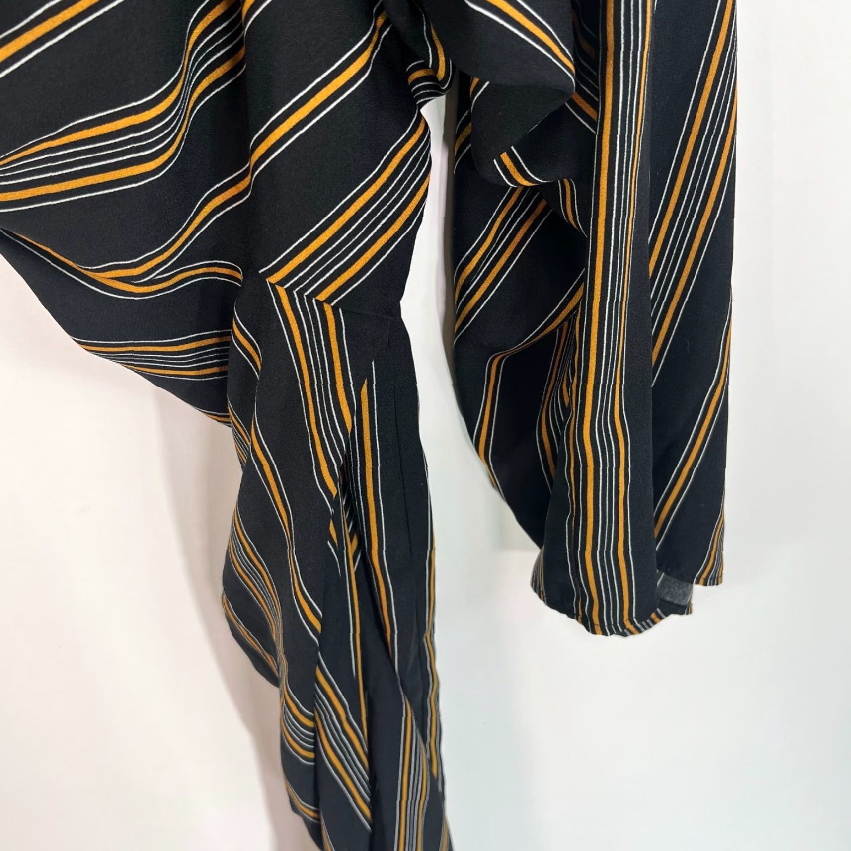 Vintage Xhilaration Women's Black Striped Short Sleeve Deep V-Neck Wrap Jumpsuit Size S Wide-Leg Fashion Size 28" / US 6 / IT 42 - 5 Thumbnail