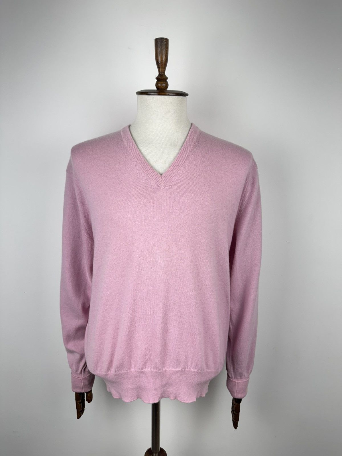 Turnbull & Asser Men’s Turnbull Asser Cashmere V-Neck Sweater size L Size US L / EU 52-54 / 3 - 1 Thumbnail