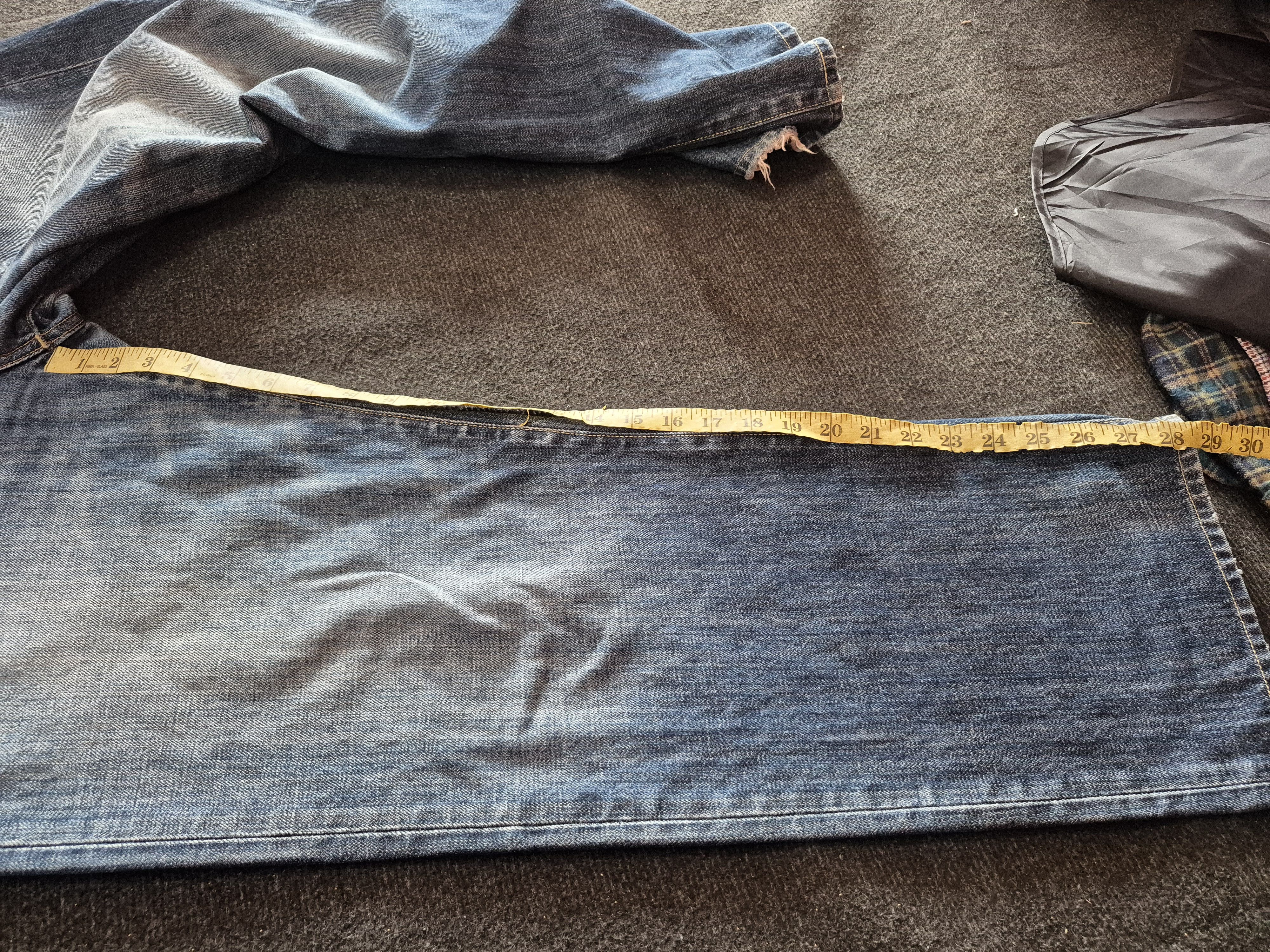 Uniqlo 🔥 Uniqlo Easy Fit Straight Jeans Denim Size US 35 - 13 Thumbnail