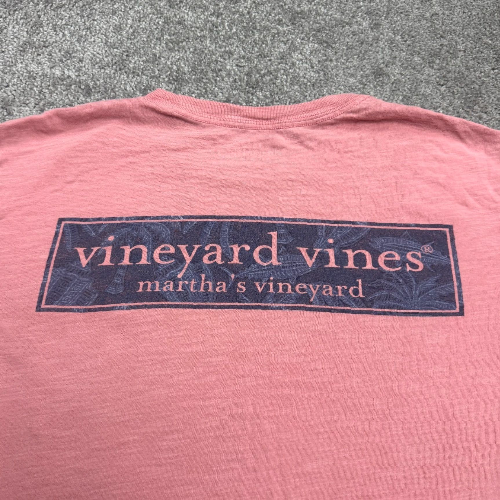Vineyard Vines VINEYARD VINES Graphic T-Shirt Mens Small Pink Short Sleeve Pocket Tee Classic Outdoor Size US S / EU 44-46 / 1 - 3 Thumbnail