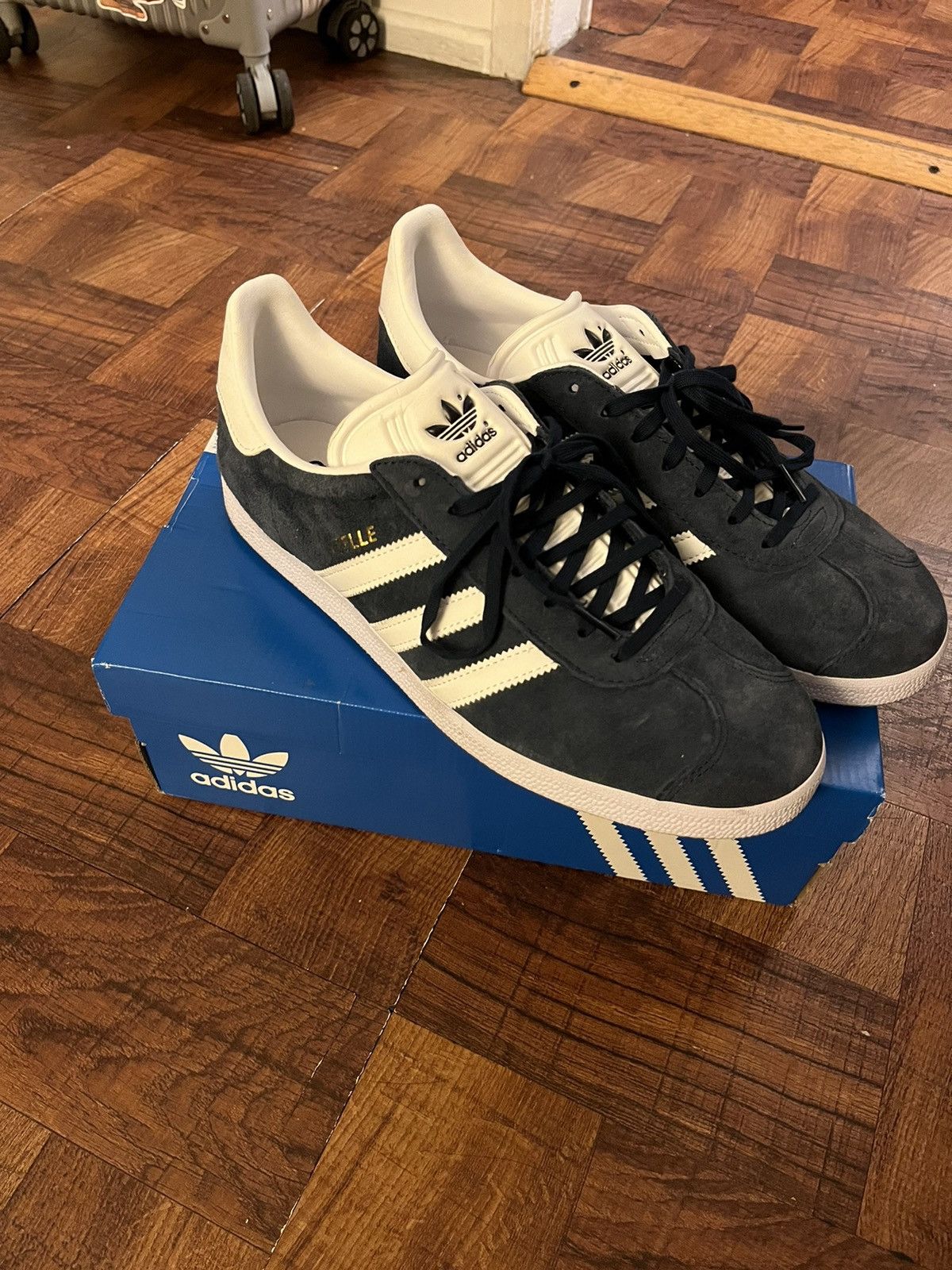 Adidas Adidas Gazelle Size US 10 / EU 43 - 1 Thumbnail