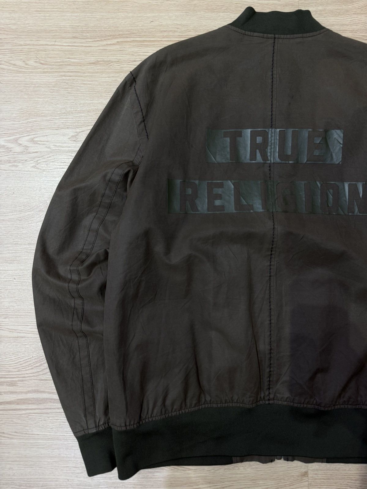 True Religion 90’s TRUE RELIGION RARE BACKCENTRAL LOGOVINTAGE RETRO JACKET Size US L / EU 52-54 / 3 - 7 Thumbnail