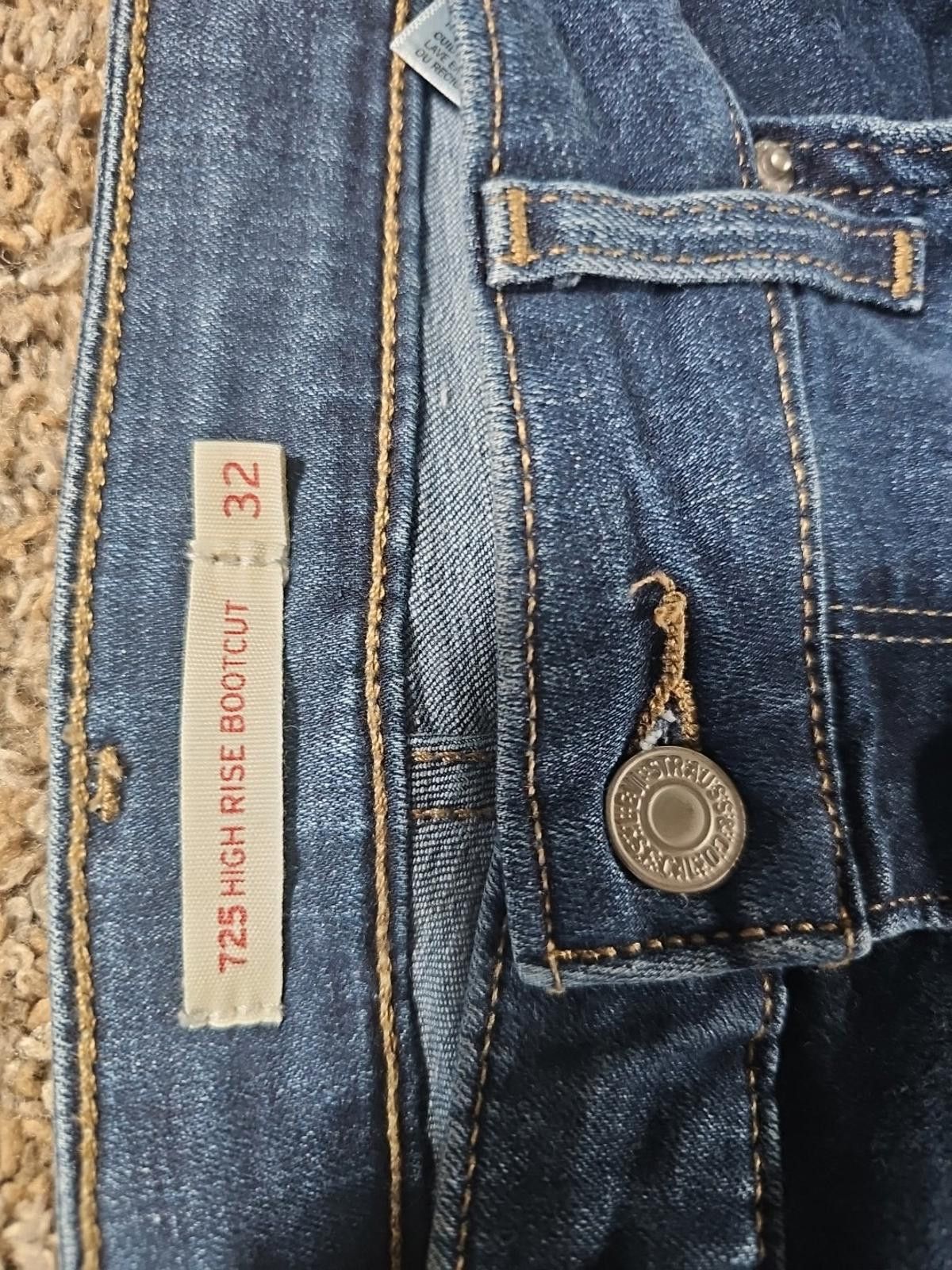 Levi's Womens Levis 725 High Rise Bootcut Sz 32x32 Jeans Size 32" / US 10 / IT 46 - 3 Thumbnail