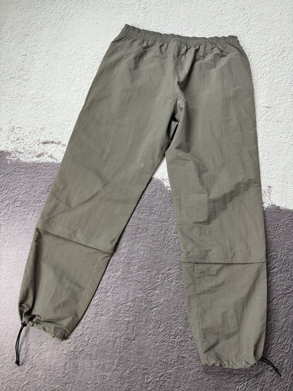 Adidas Adidas vntg y2k outdoor hiking 2 in 1 tightened track pants Size US 34 / EU 50 - 16 Thumbnail