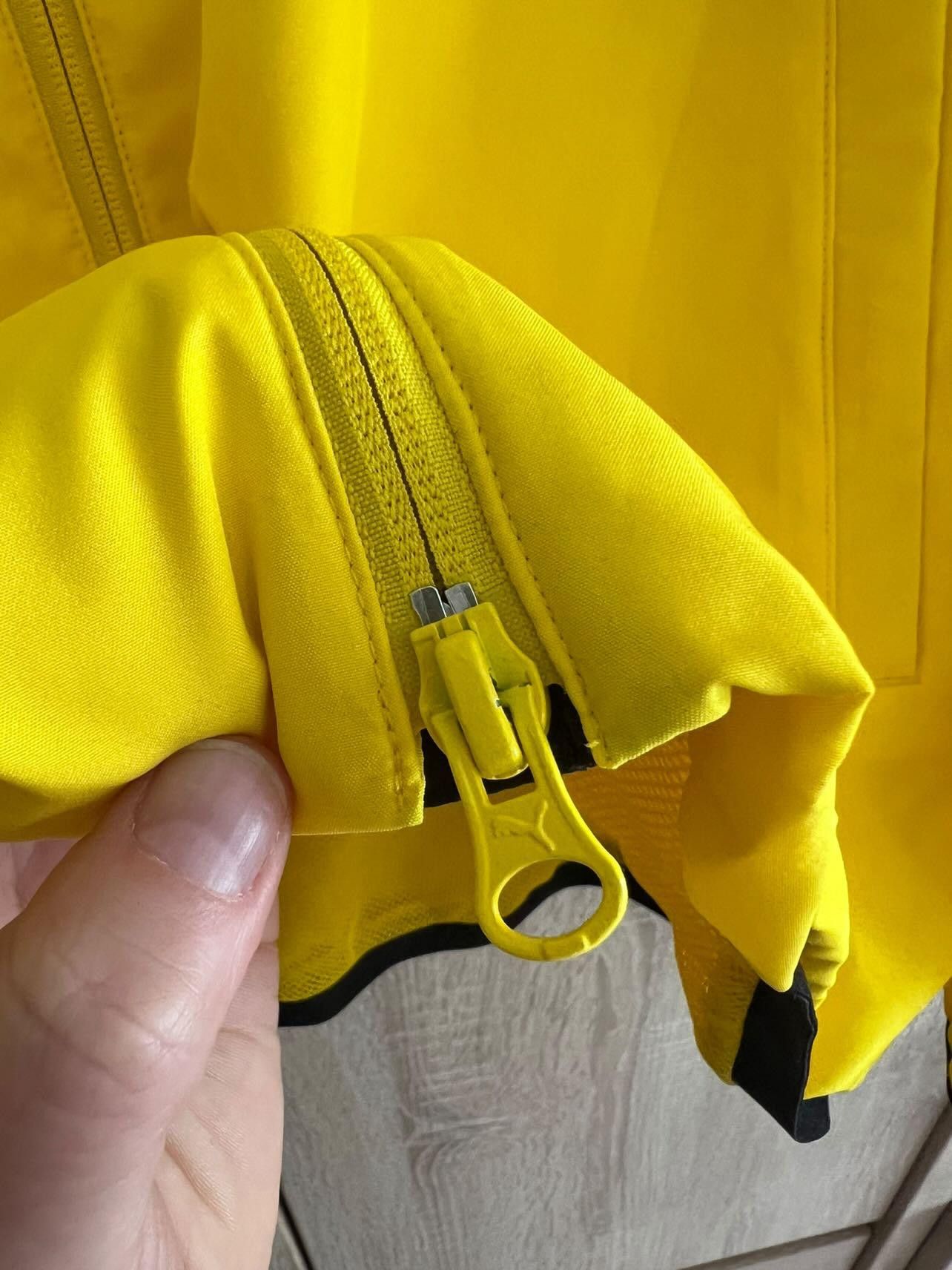 Puma PUMA BORUSSIA DORTMUND 2017/18 BVB soccer jacket Size US L / EU 52-54 / 3 - 10 Thumbnail
