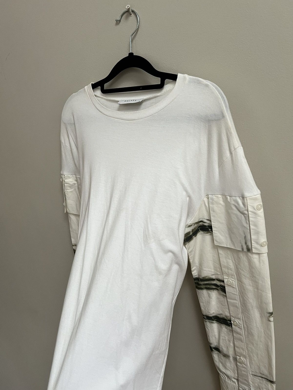 DELADA Delada men’s white long sleeve tshirt with tie die detail Size US M / EU 48-50 / 2 - 3 Thumbnail