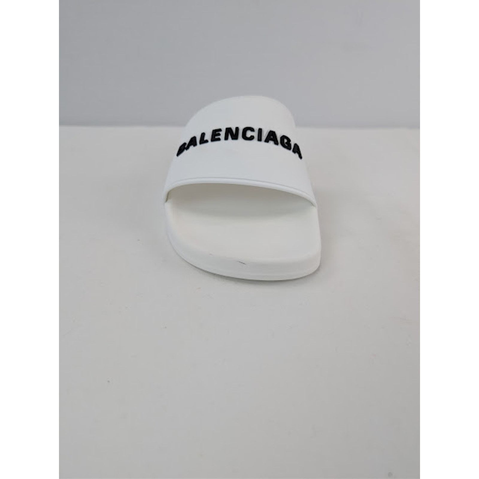 Balenciaga o1rshd1 Q:2 / Rubber Logo Pool Slide Sandals White / Black Size US 14 / EU 47 - 14 Thumbnail