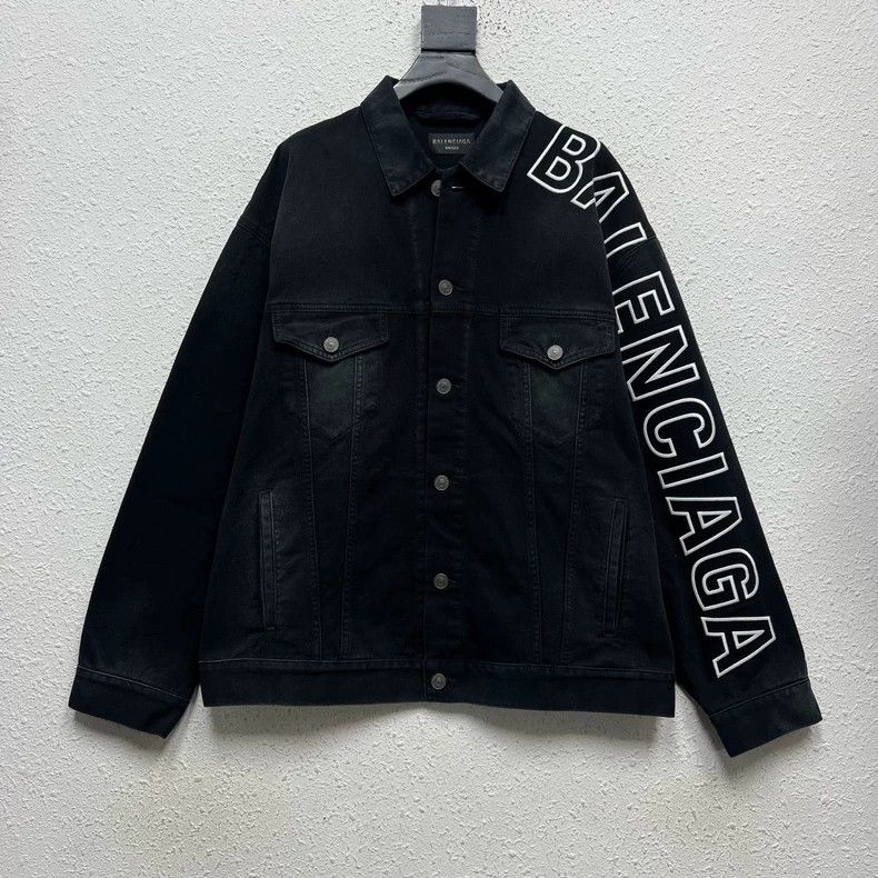 Balenciaga Balenciaga Distressed Denim Jacket with Logo - dmc Size US XL / EU 56 / 4 - 1 Thumbnail