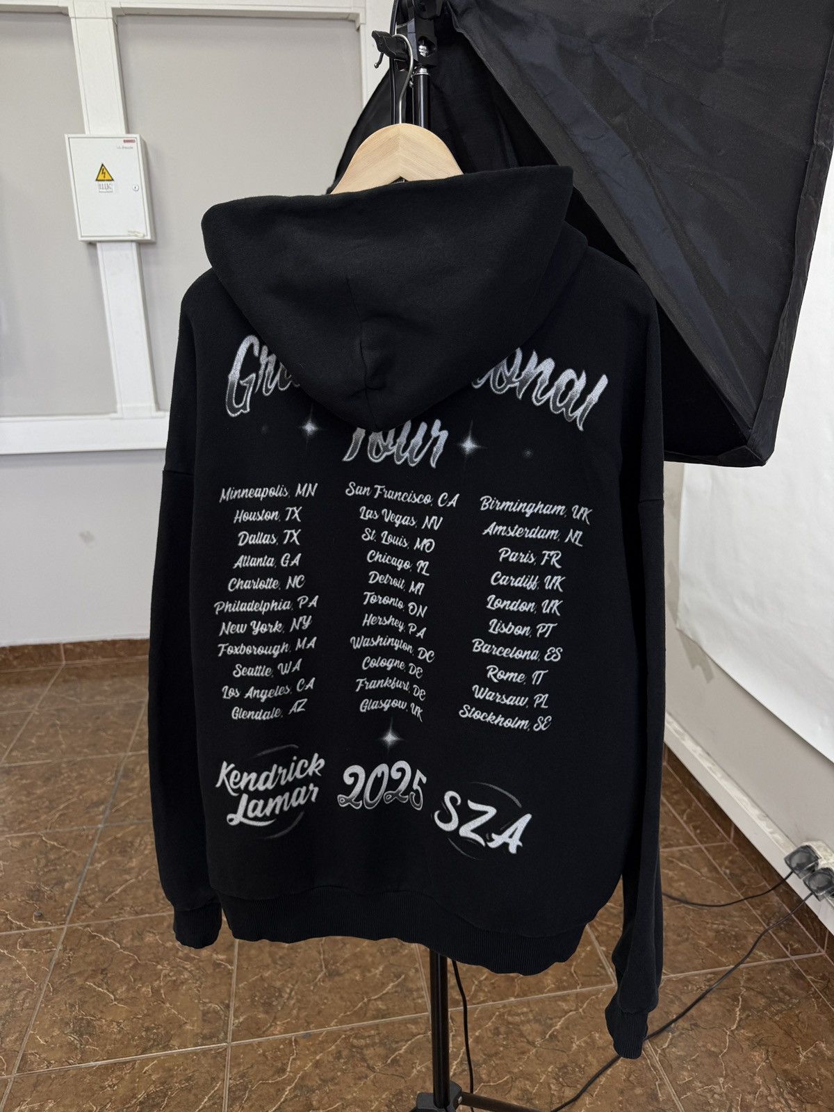 Kendrick Lamar 🇺🇸 Kendrick Lamar SZA Grand National Tour GNX Lana SOS Gloria Size US M / EU 48-50 / 2 - 2 Thumbnail