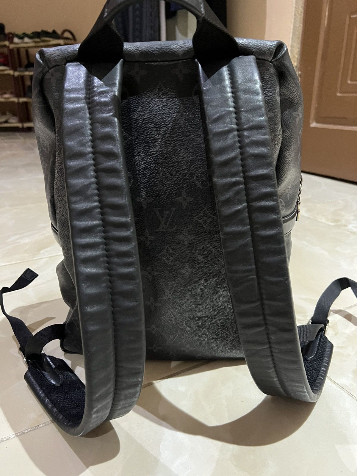 Louis Vuitton Louis Vuitton Monogram Discovery Backpack Size ONE SIZE - 4 Thumbnail