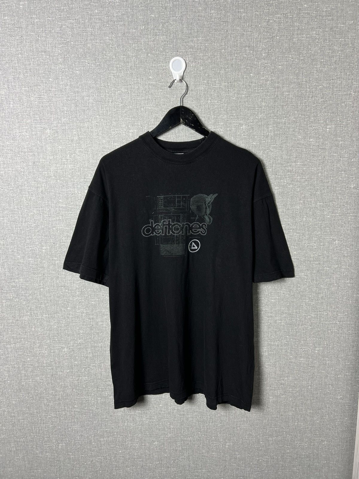 Band Tees Vintage 90s Deftones Band T-Shirt Rock Tee Graphic Print Size US XL / EU 56 / 4 - 1 Thumbnail
