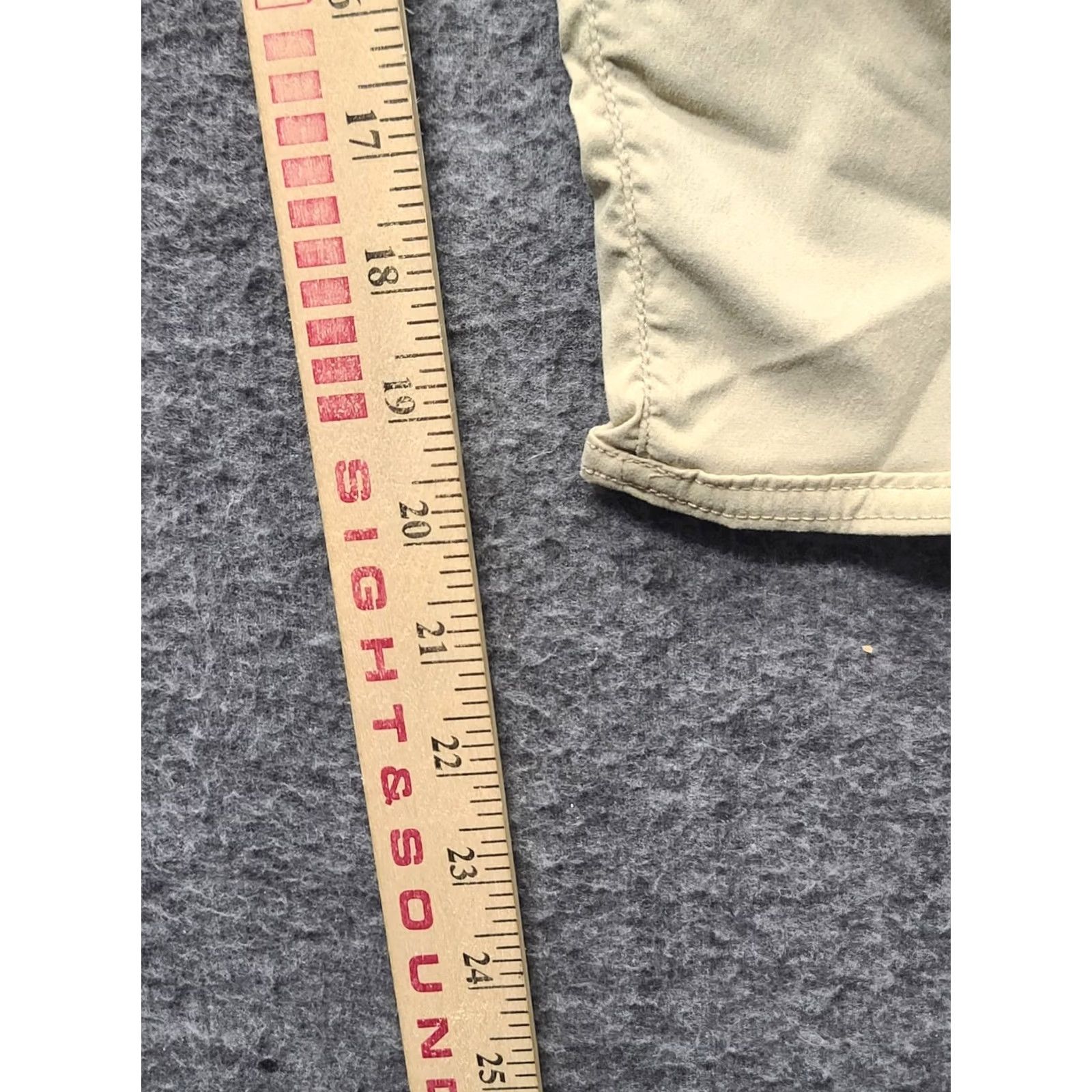 Eddie Bauer Eddie Bauer Travex Capris Womens 8 Capris Beige Nylon Moisture Wicking Pockets Travel Spring Summer Fall Casual Workwear Mens? Ladies? Size ONE SIZE - 5 Thumbnail