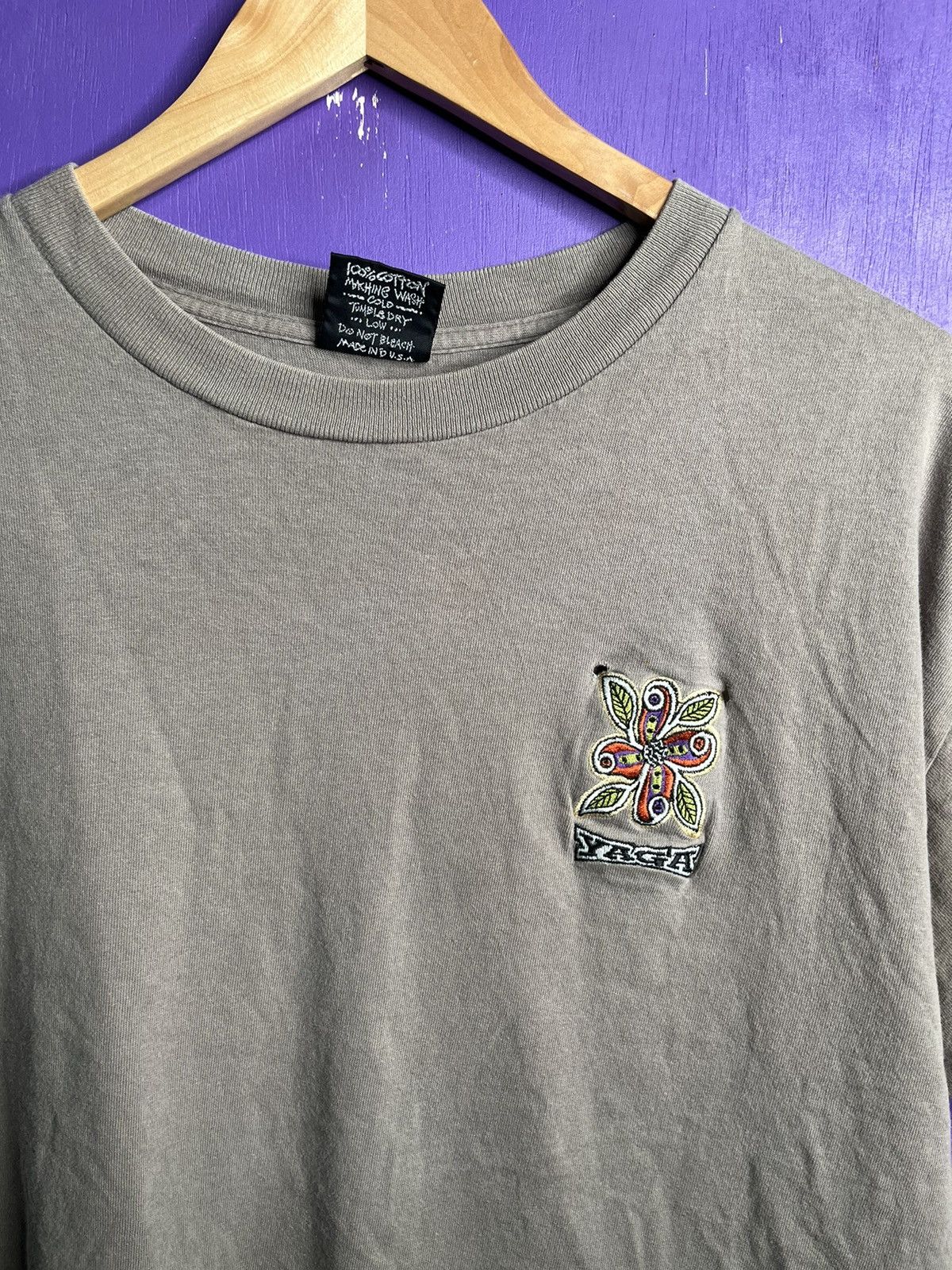 Vintage Vintage 90s YAGA floral logo embroidered t-shirt Size US L / EU 52-54 / 3 - 3 Thumbnail