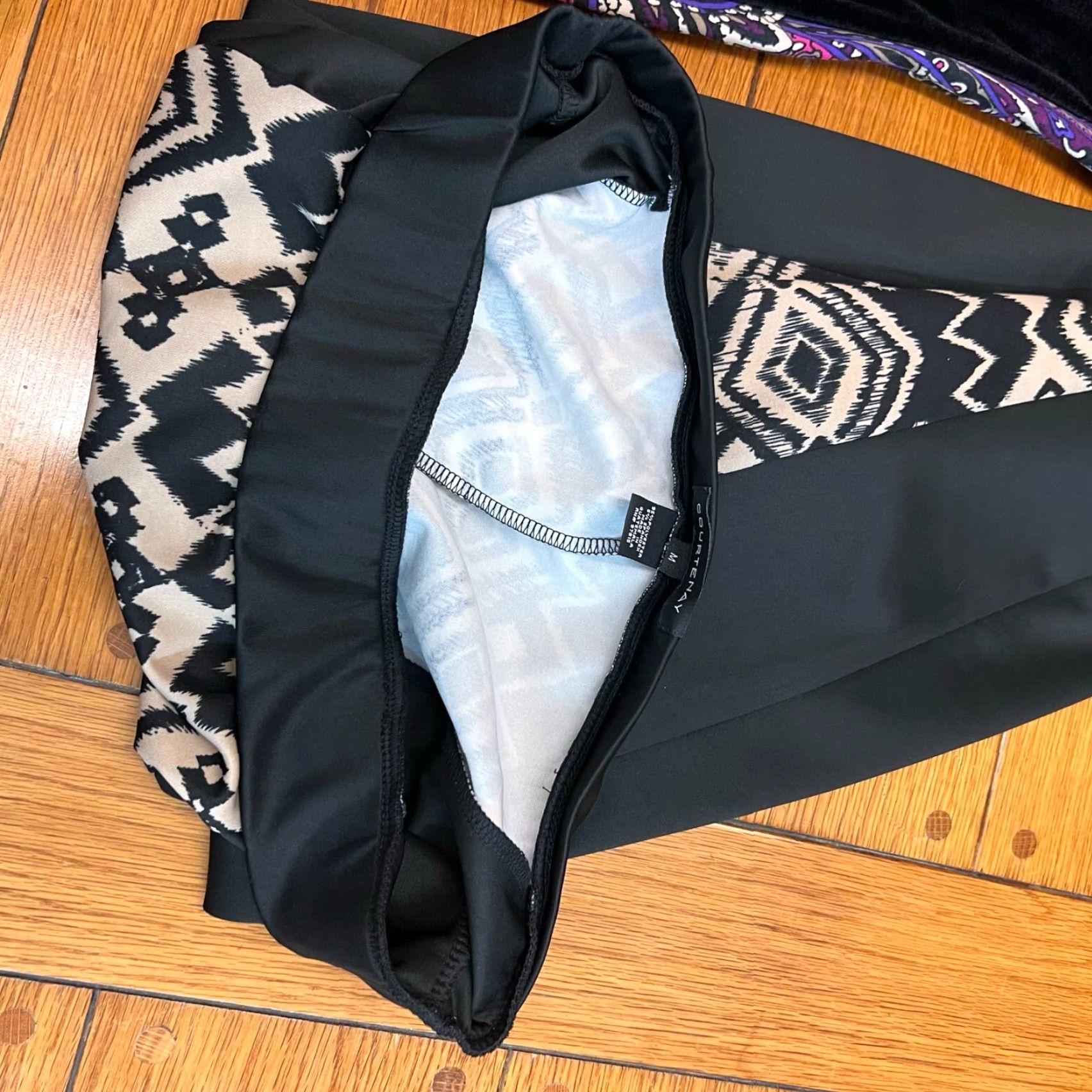 Vintage Courtenay Pencil Skirt Womens M Black White Geometric Poly Courtenay Pencil Skirt Womens M Black White Geometric Poly Size 32" / US 10 / IT 46 - 6 Thumbnail