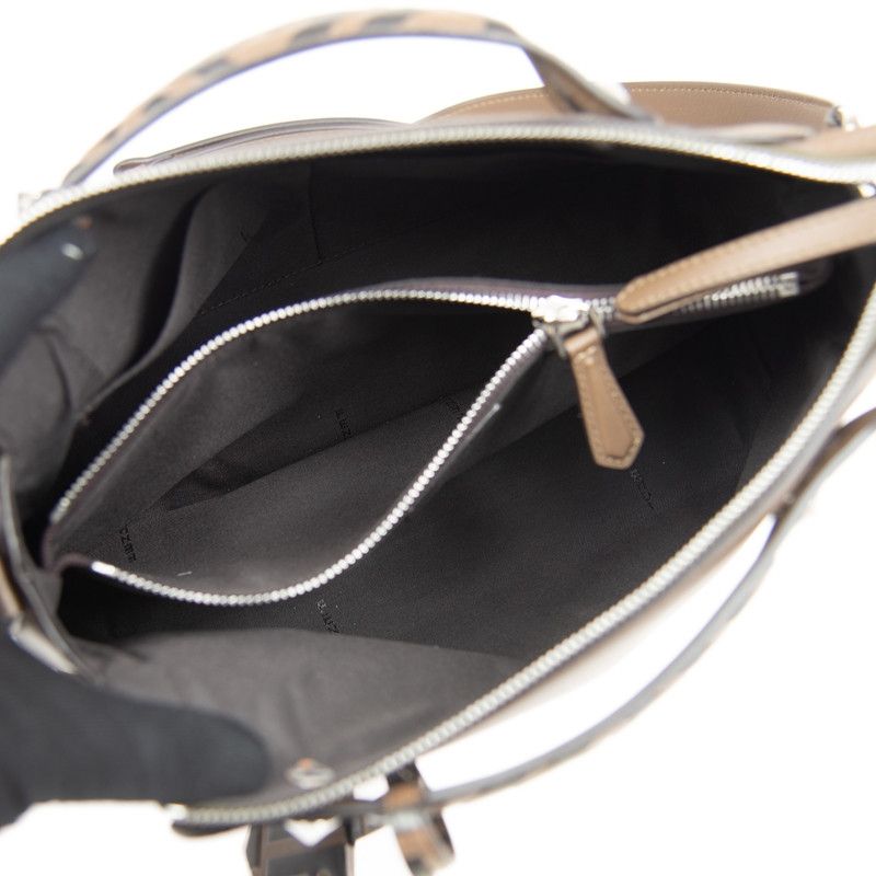 Fendi o1s1wg110426 Size:OS/By The way Medium in Brown Size ONE SIZE - 7 Thumbnail