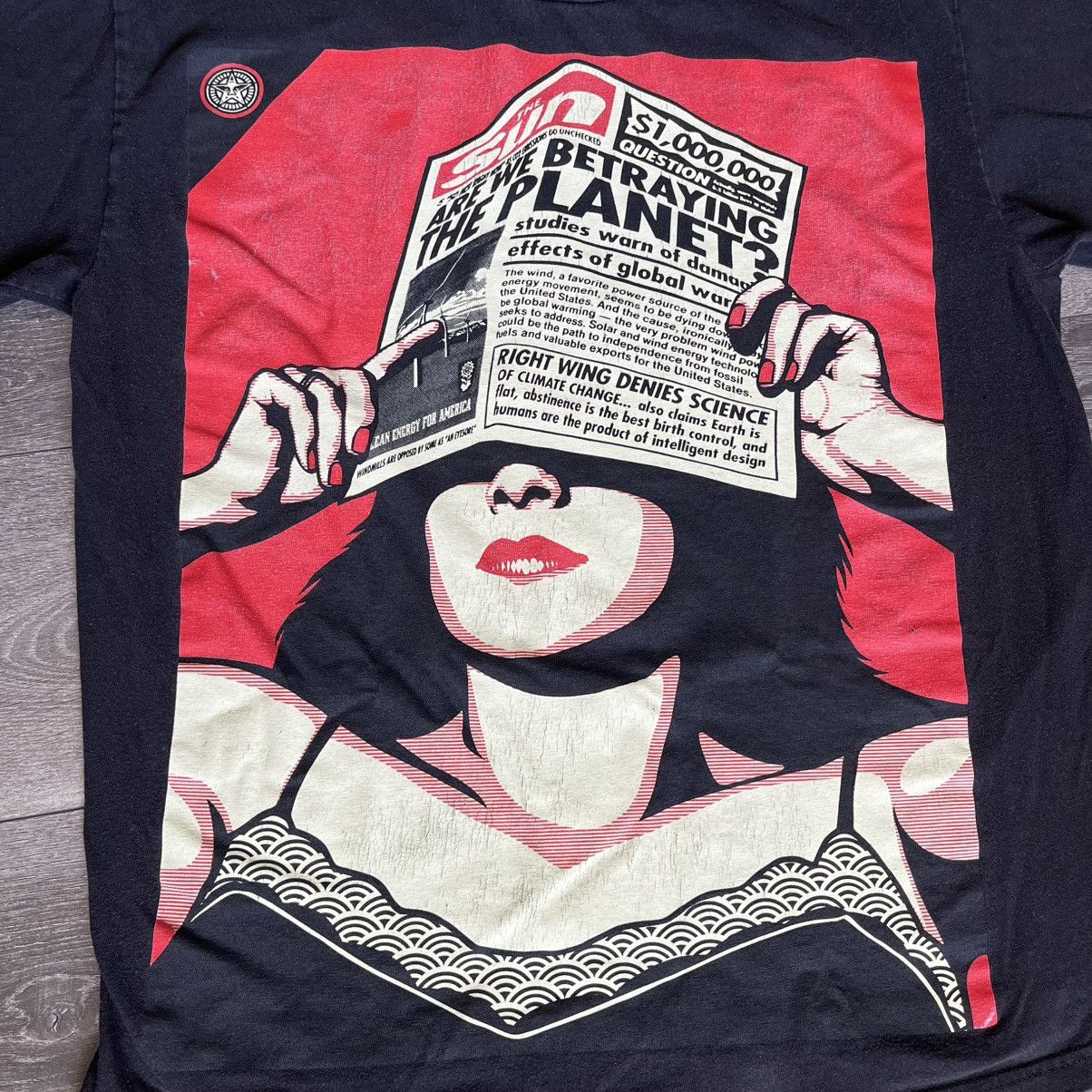 Obey × Vintage Vintage 2000s Obey Are We Betraying the Planet Political Tee Size US M / EU 48-50 / 2 - 2 Thumbnail