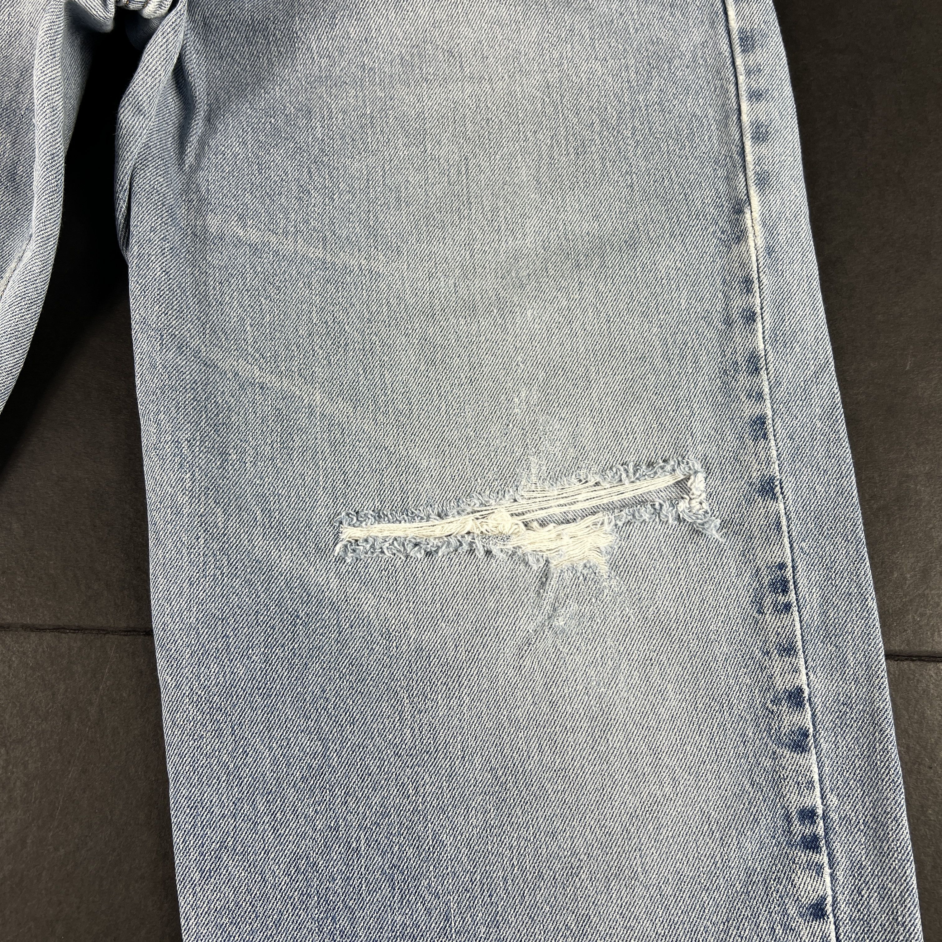 Y2K Levi's Jeans 550 Relaxed Blue Faded Thrashed Denim