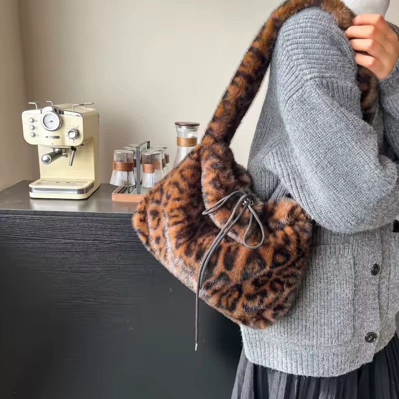 Other Leopard Faux Fur Fluffy Luxury Streetwear Crossbody Y2k Bag Size ONE SIZE - 4 Thumbnail