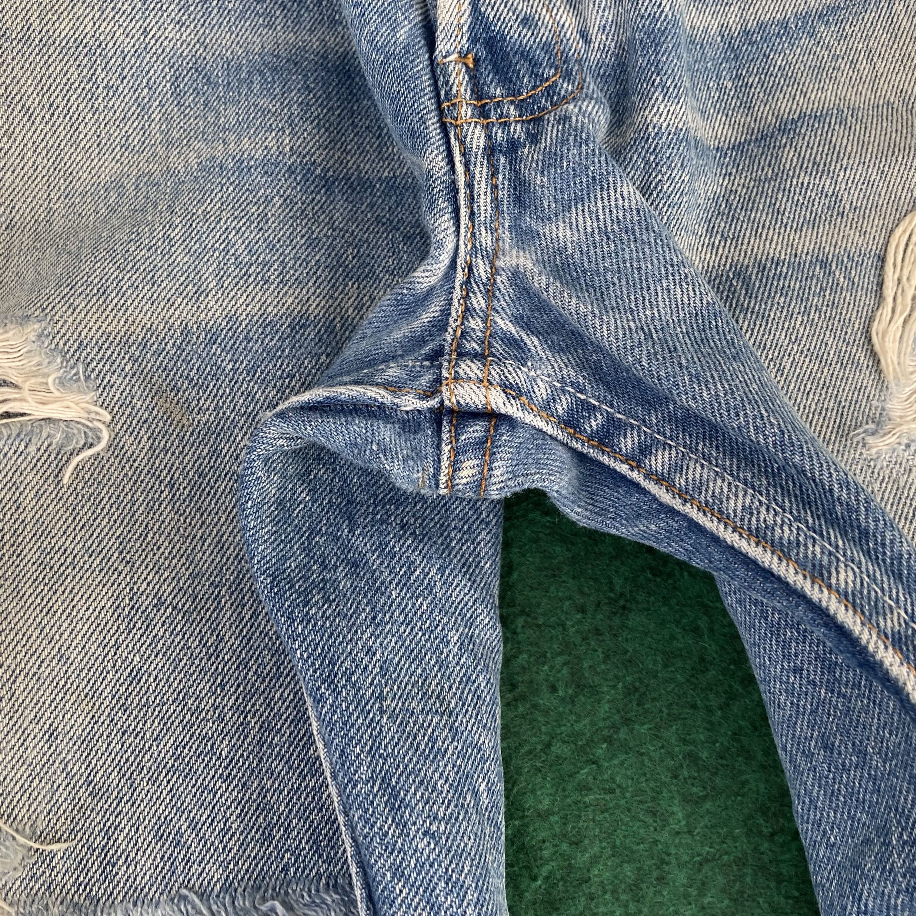 Levi's × Vintage 35x32 Vtg Levis 501 Faded Blue Ripped Punk Grunge Jeans Size US 35 - 8 Thumbnail