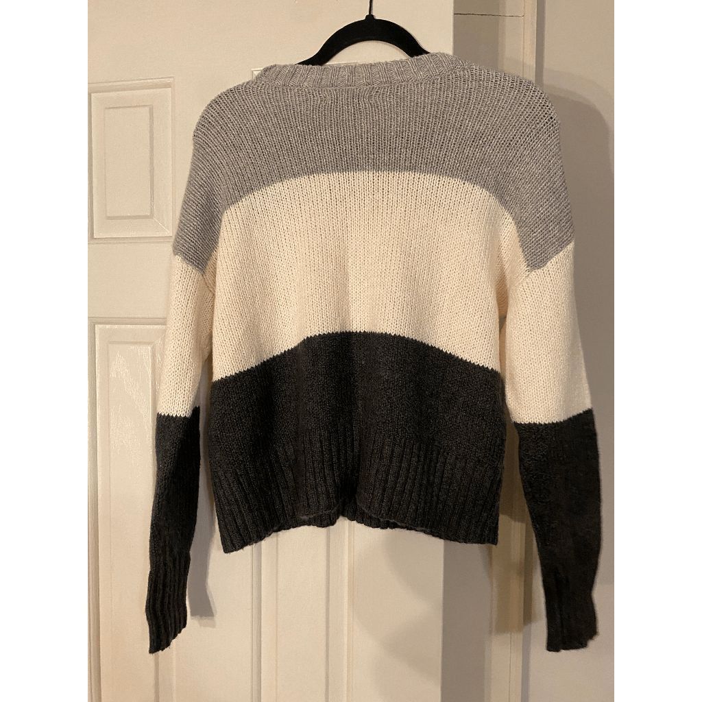 American Eagle Outfitters American Eagle NWT Tri-Color Gray, Cream, and Black Sweater, Size XS / US 0-2 / IT 36-38 - 6 Thumbnail