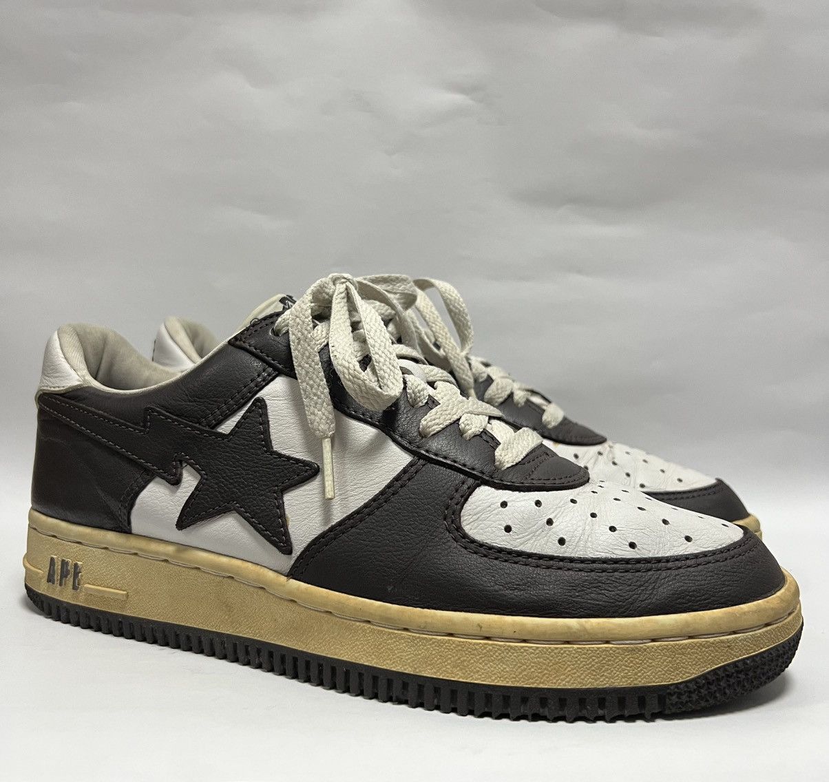 Bape Bape - OG Bape Sta White/Brown Size US 8 / EU 41 - 1 Thumbnail
