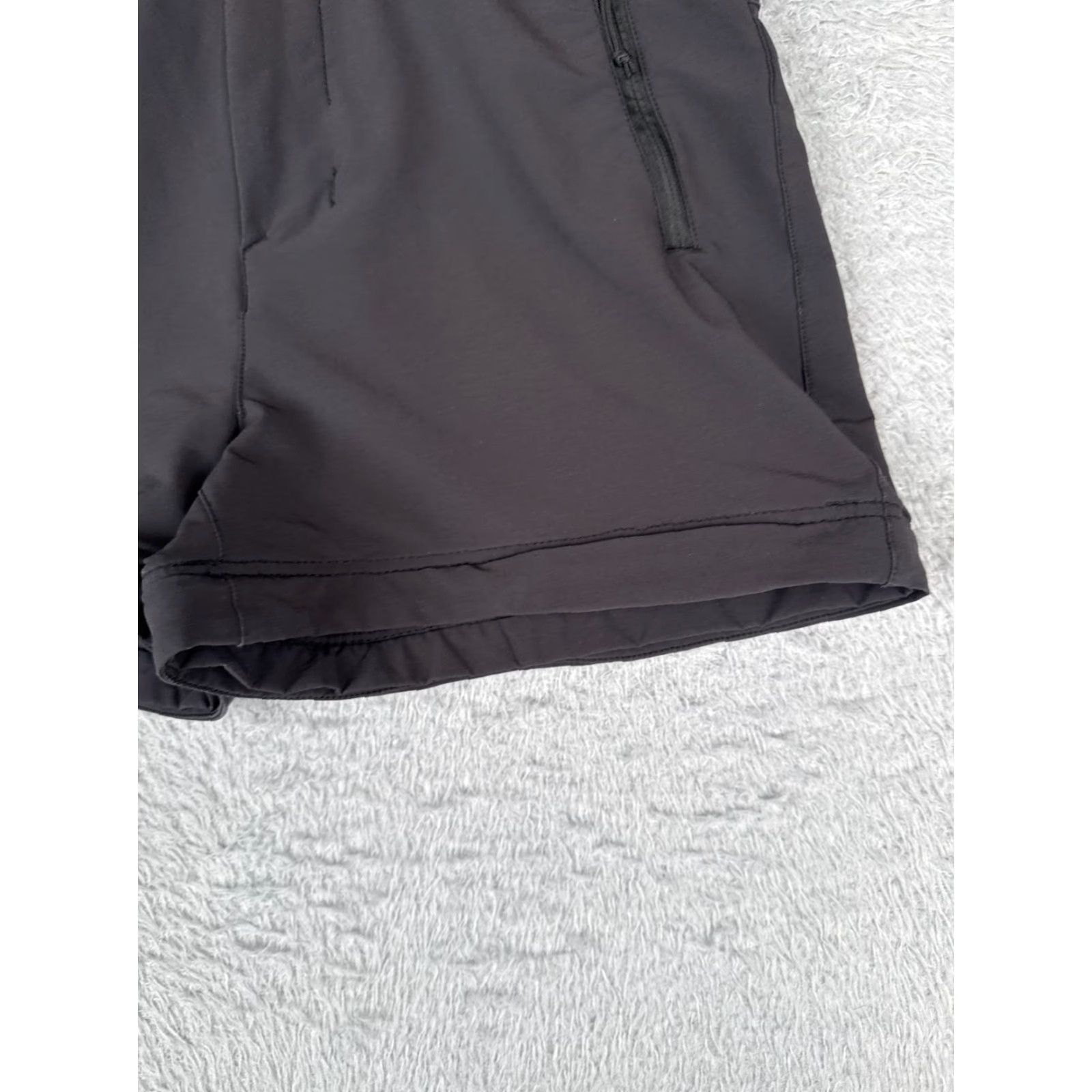 Lululemon Lululemon Shorts Women 6 Black Speed Short Perforated 2.5" Gym Run Running - Womens, Shorts, Black, 6, Lululemon Size 28" / US 6 / IT 42 - 2 Thumbnail