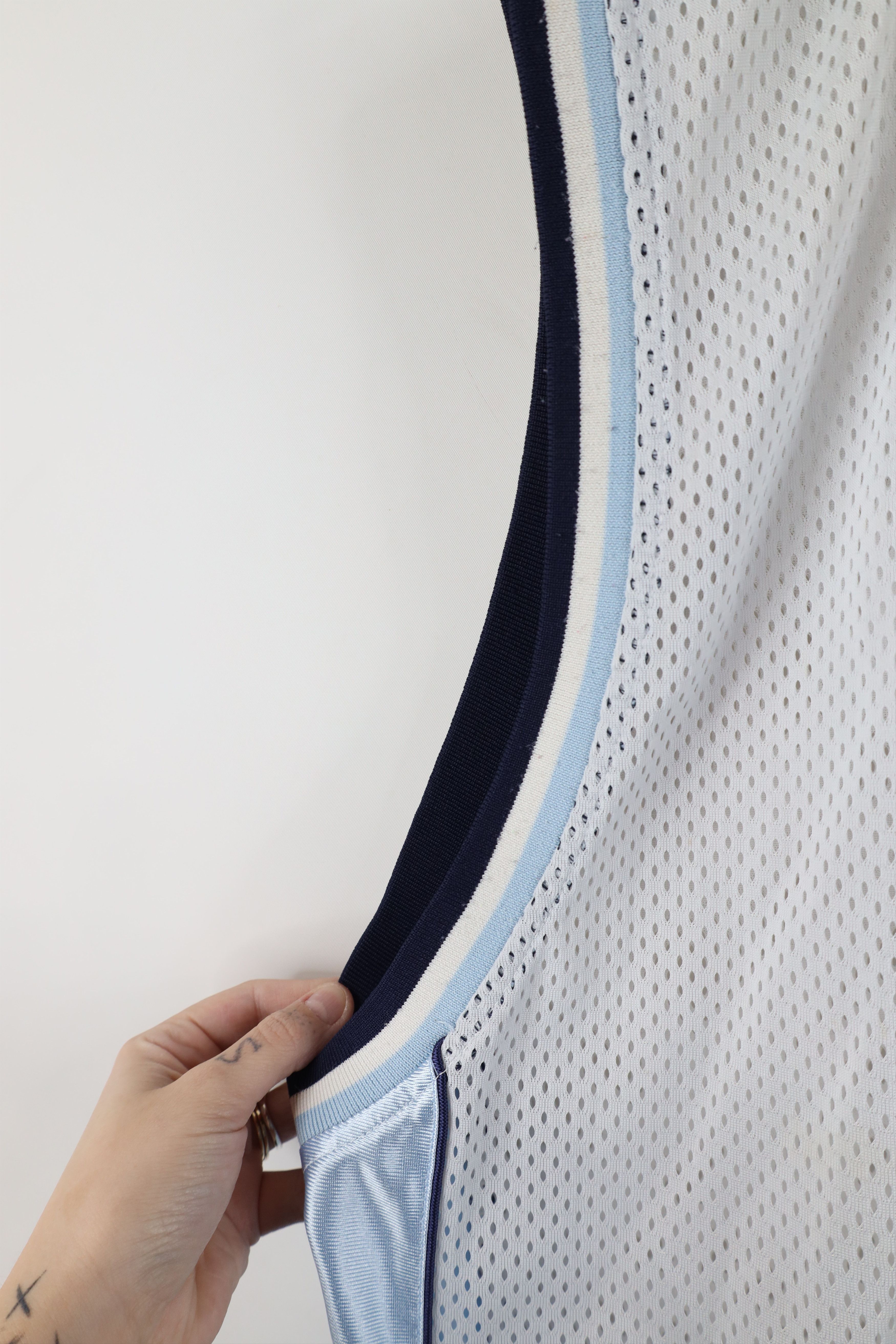 Vintage Vintage 90s Y2K North Carolina Basketball Jersey White Size US XXL / EU 58 / 5 - 8 Thumbnail