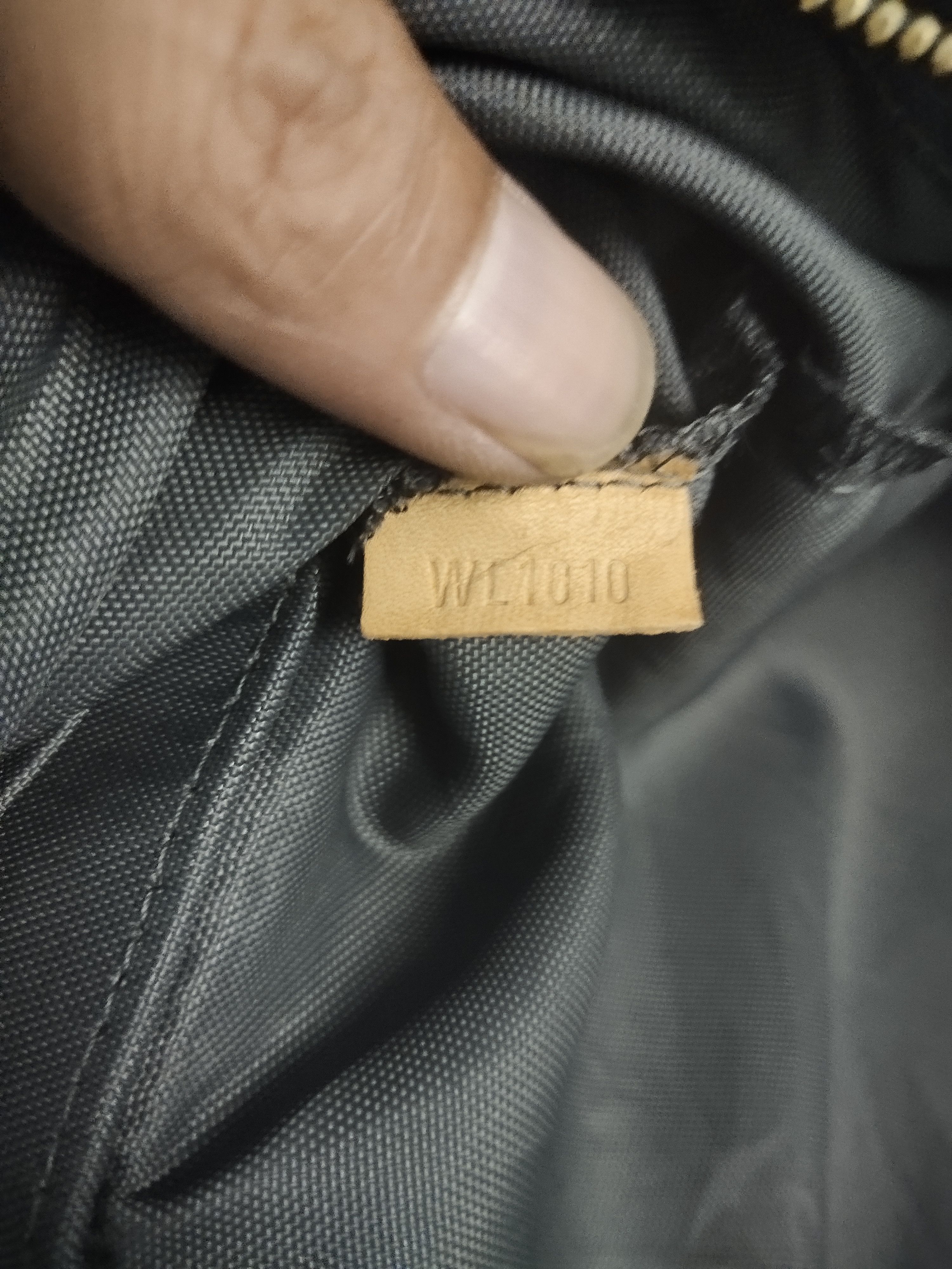 Louis Vuitton Louis Vuitton Garment Cover Bag For Clothes Size ONE SIZE - 5 Thumbnail
