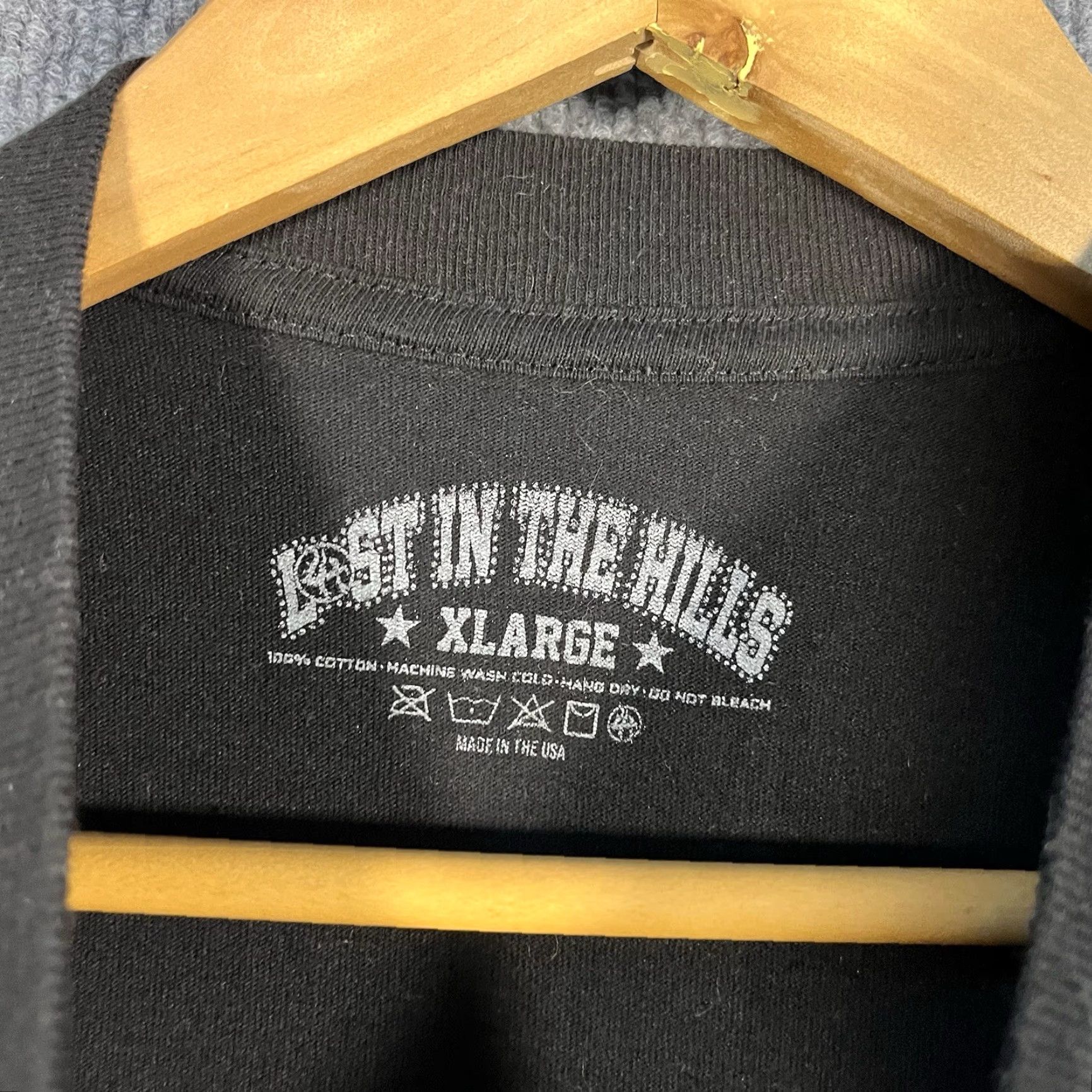 Vintage Lost In The Hills Men T Shirt XL Black Graphic Short Sleeve Skull Shirt Mens XL Black Skull Graphic Tee Size US XL / EU 56 / 4 - 4 Thumbnail