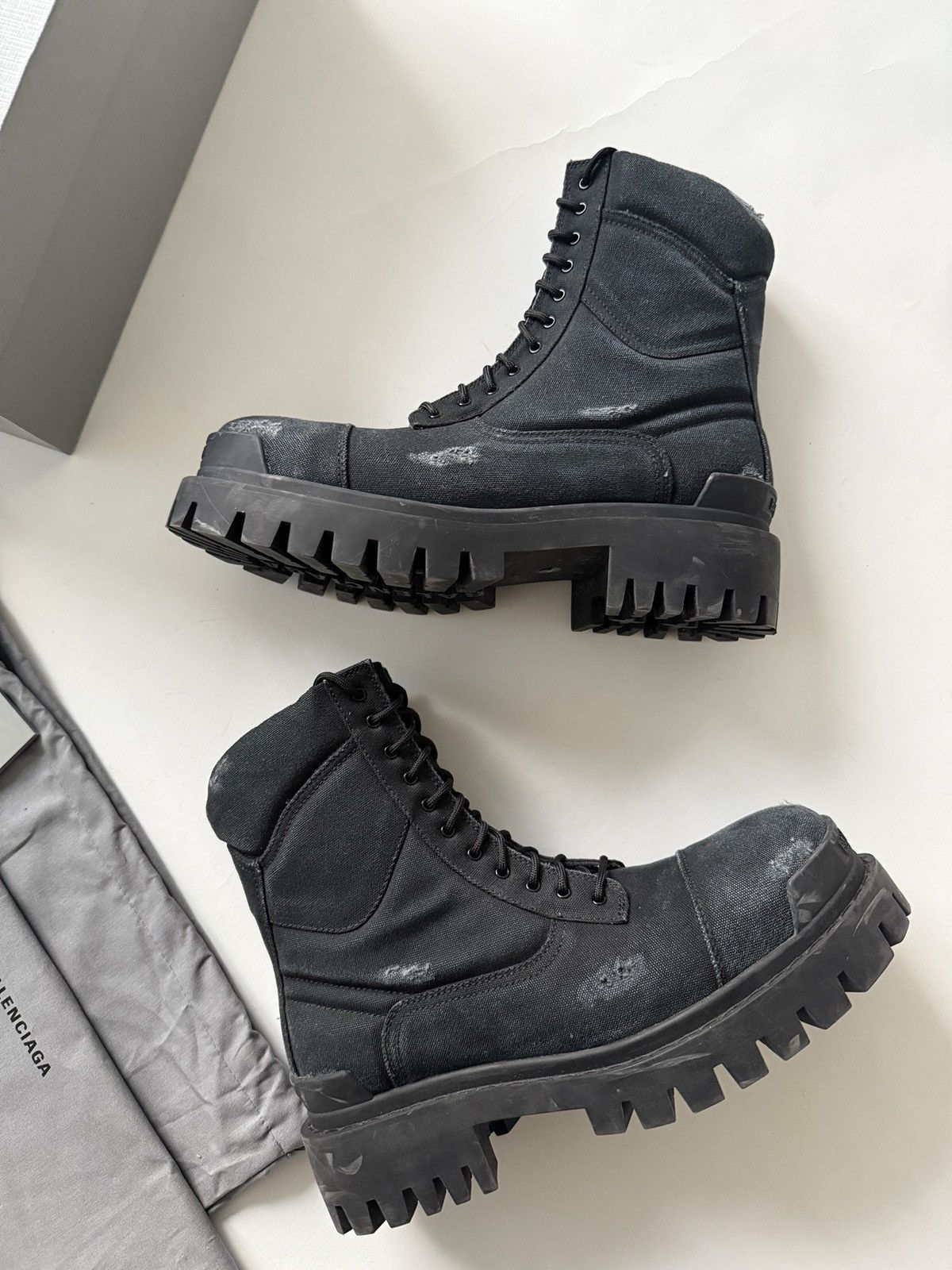 Men's Combat Strike Boot in Kaki | Balenciaga US