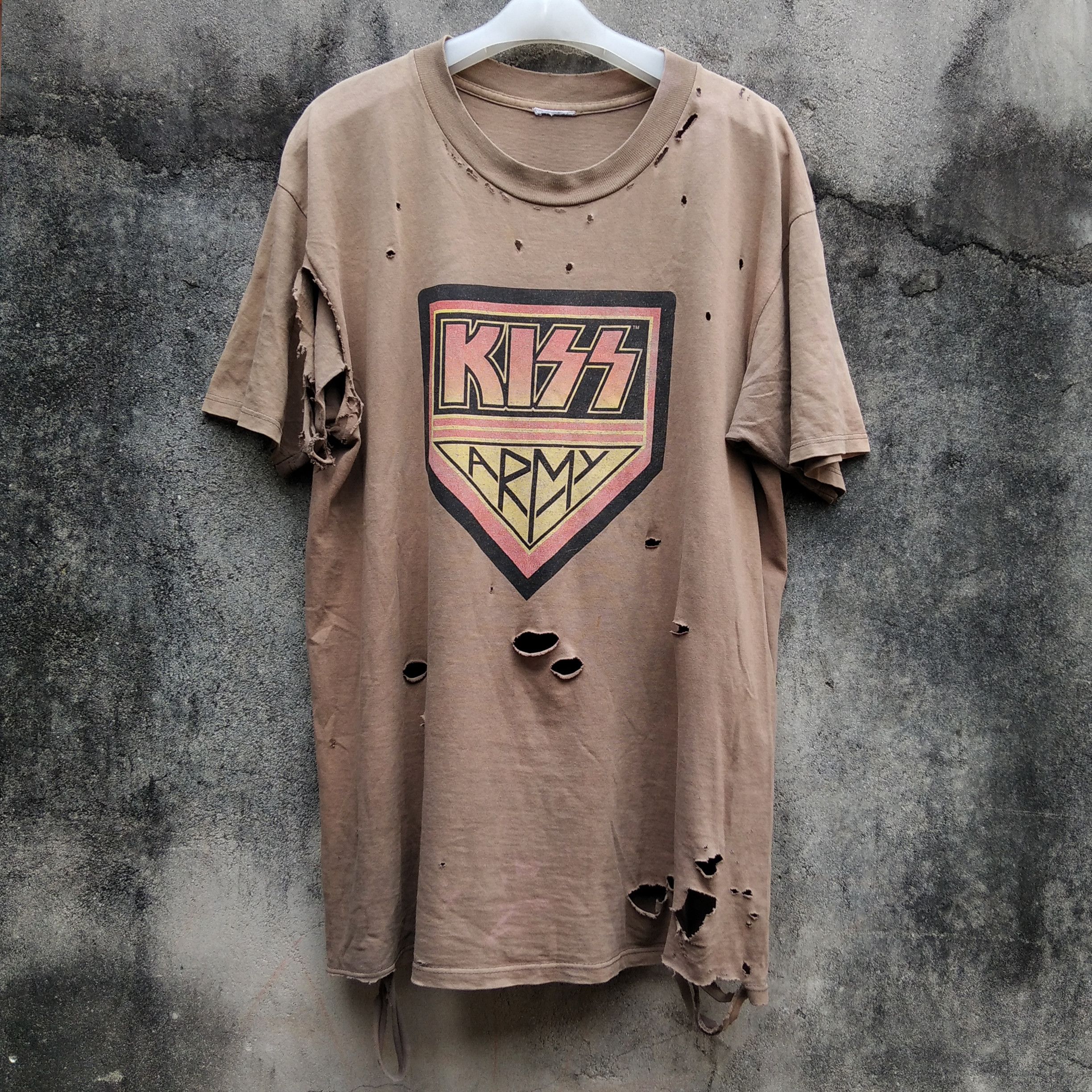 Band Tees Vintage 90's KIZZ Thrashed T-Shirt Size US L / EU 52-54 / 3 - 1 Thumbnail
