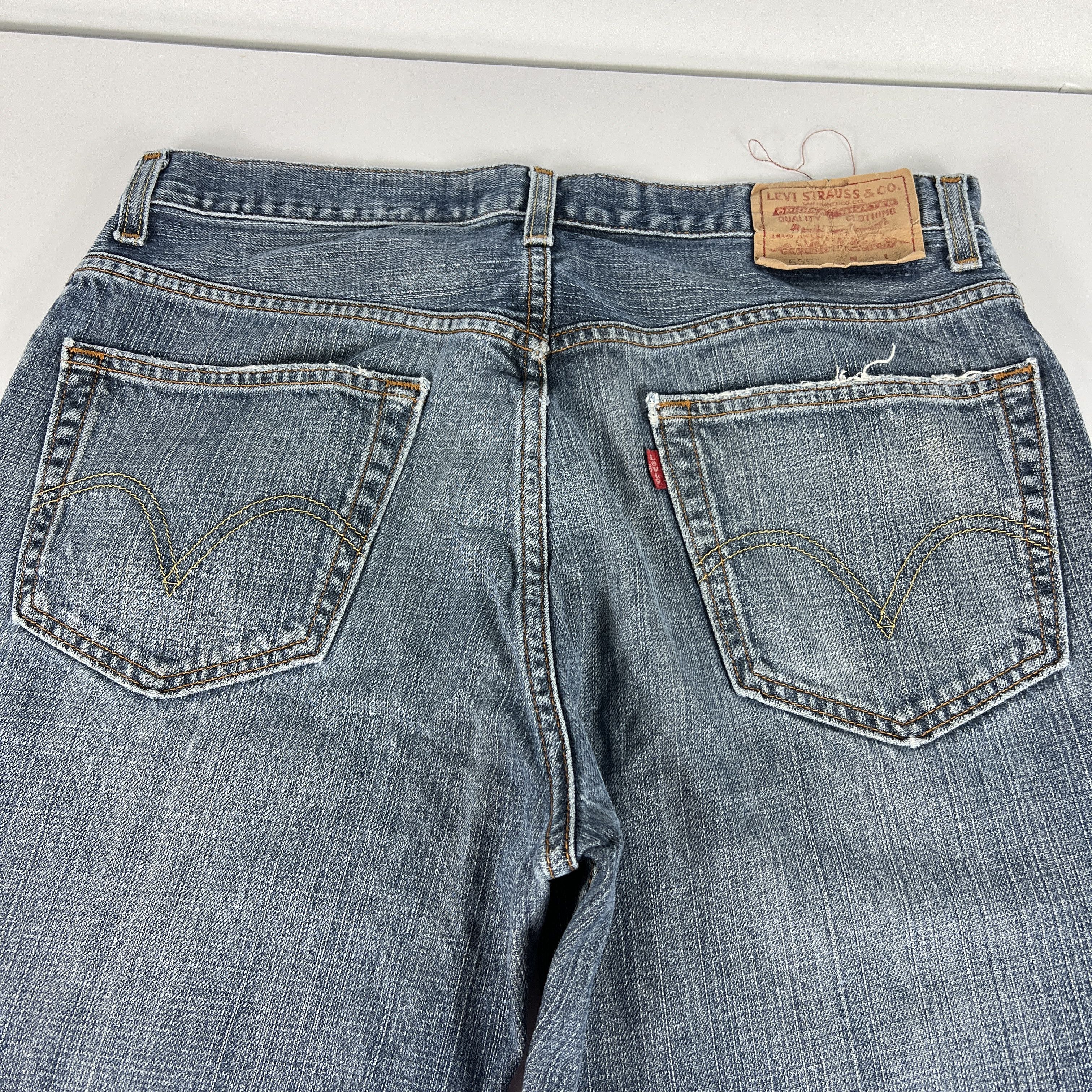 Levi's Y2K Levi's Jeans 559 Relaxed Straight Blue Thrashed Denim Size US 34 / EU 50 - 15 Thumbnail