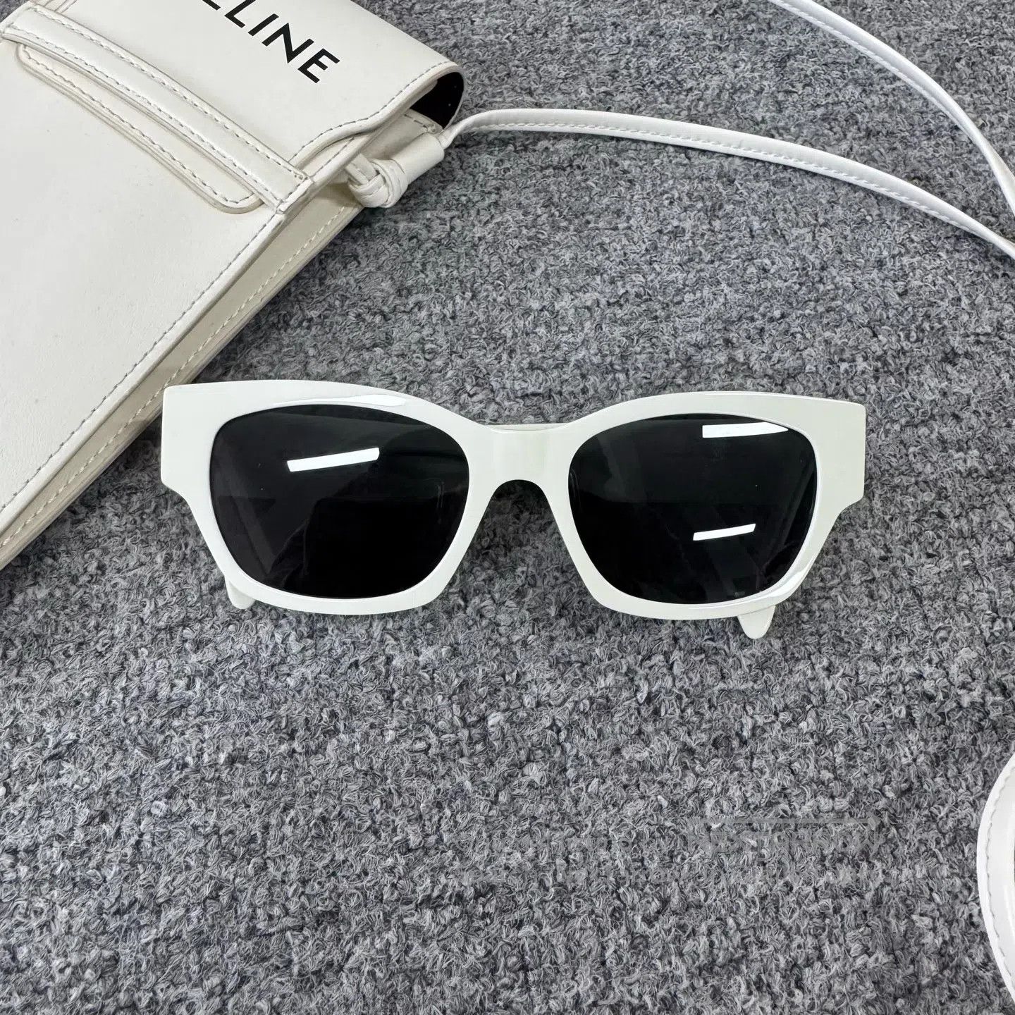 Celine CELINE Alphabet logo, white, cat-eye rectangle, sunglasses Size ONE SIZE - 2 Thumbnail