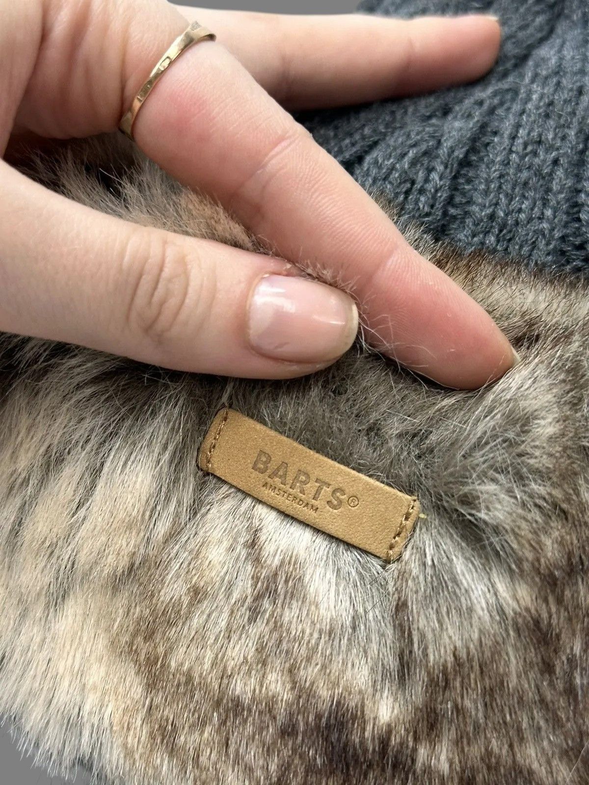 If Six Was Nine Vintage Barts Gray Knit Hat with Fur Trim Y2K One Size Size ONE SIZE - 7 Thumbnail