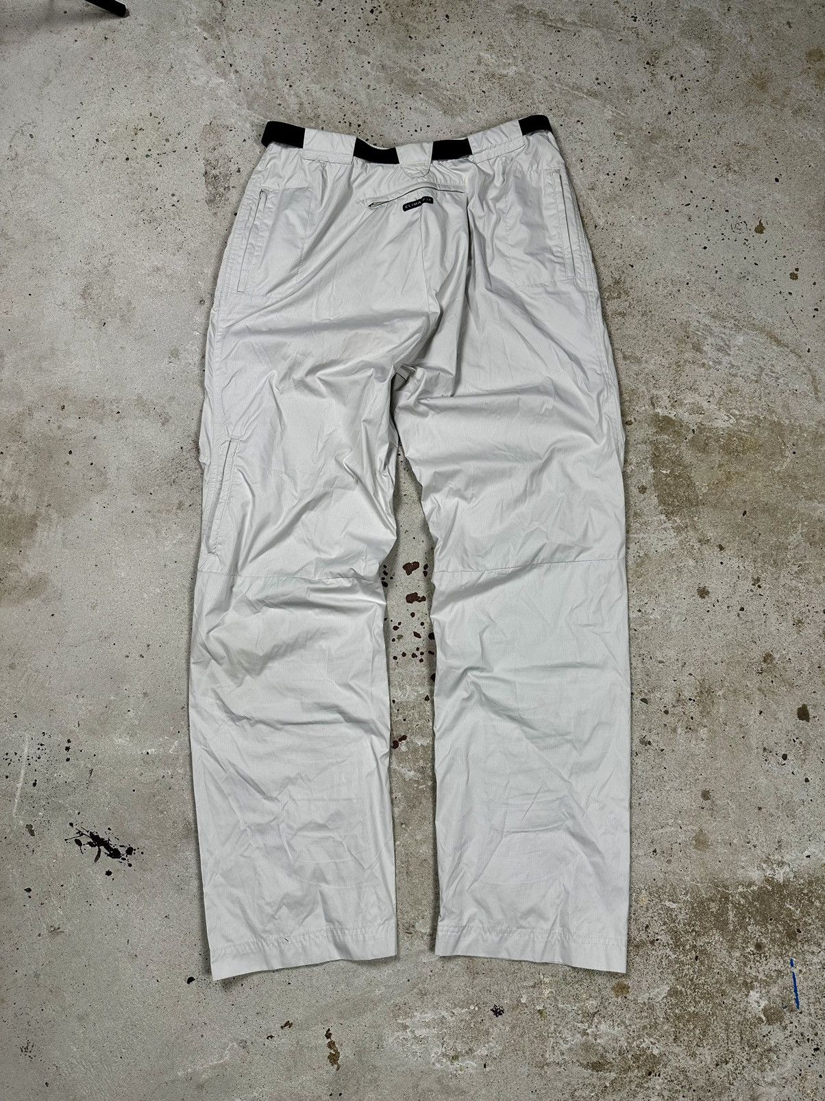 Nike × Vintage Vintage Y2K Nike Cargo Track Hiking Grey White Pants Size US 30 / EU 46 - 2 Thumbnail