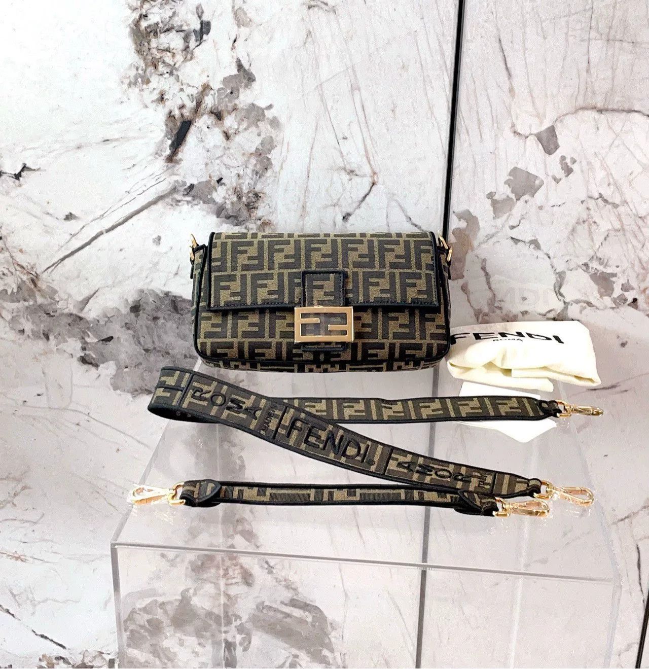 Fendi Pre-loved Bag Very good condition Size ONE SIZE - 1 Thumbnail