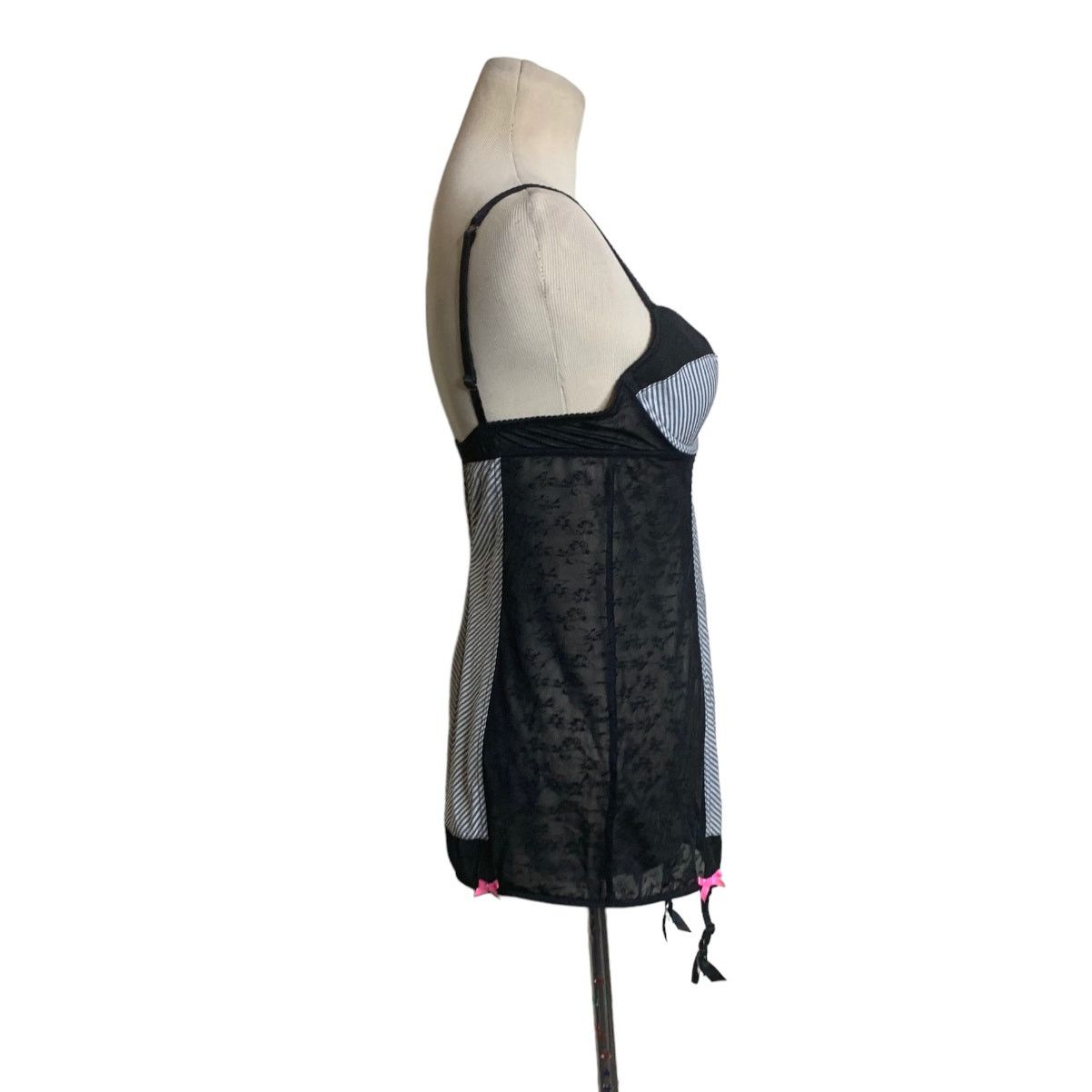Victoria's Secret Victoria’s Secret black white color block slip size Medium Size ONE SIZE - 6 Thumbnail