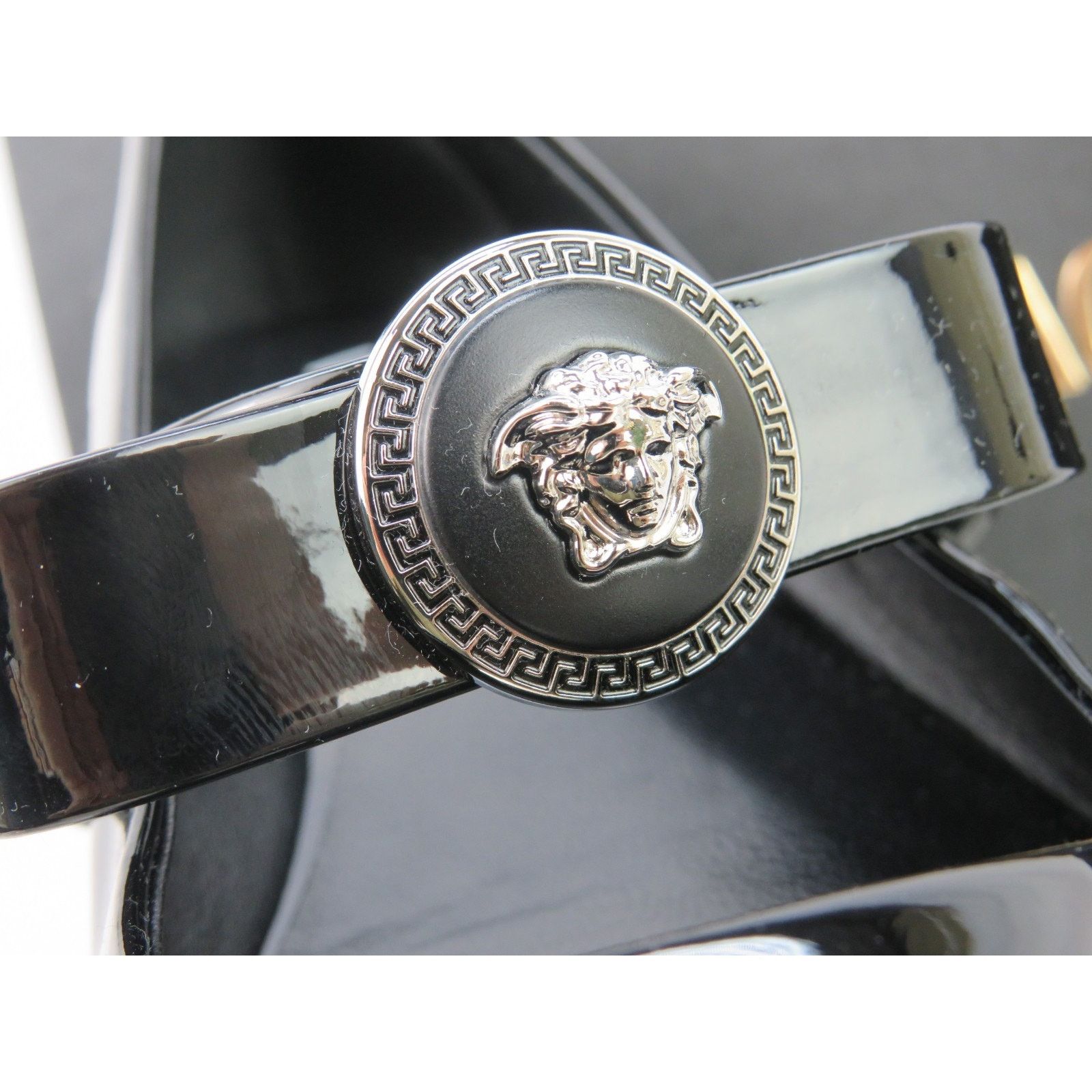 Versace VERSACE BLACK PATENT LEATHER COIN MEDUSA HEAD BOW FLATS 40 Size US 10 / IT 40 - 4 Thumbnail