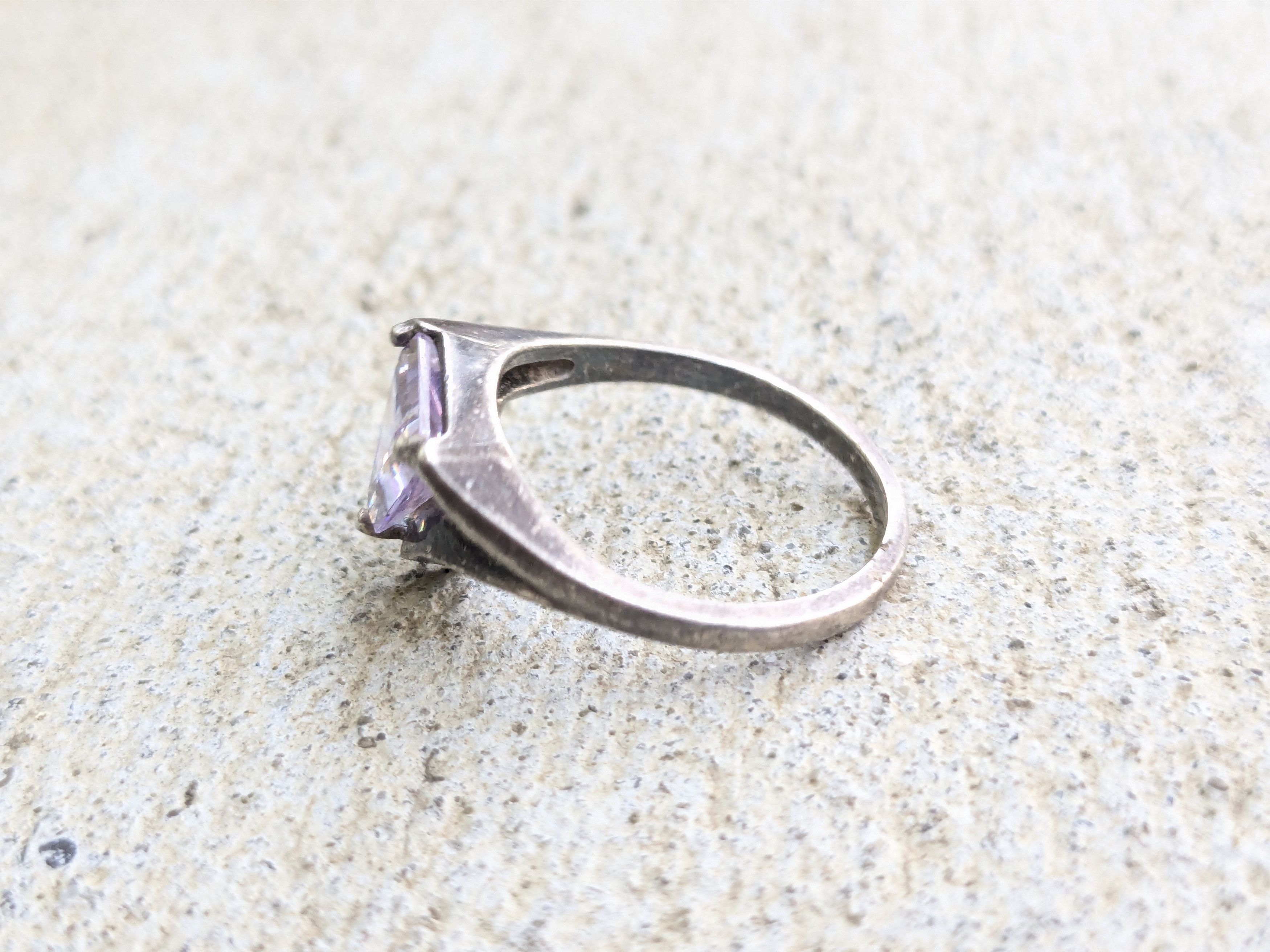 Jewelry × Sterling Silver × Vintage Sterling Silver Ring Lavender Purple CZ Triangle Faceted 8 Size ONE SIZE - 4 Thumbnail
