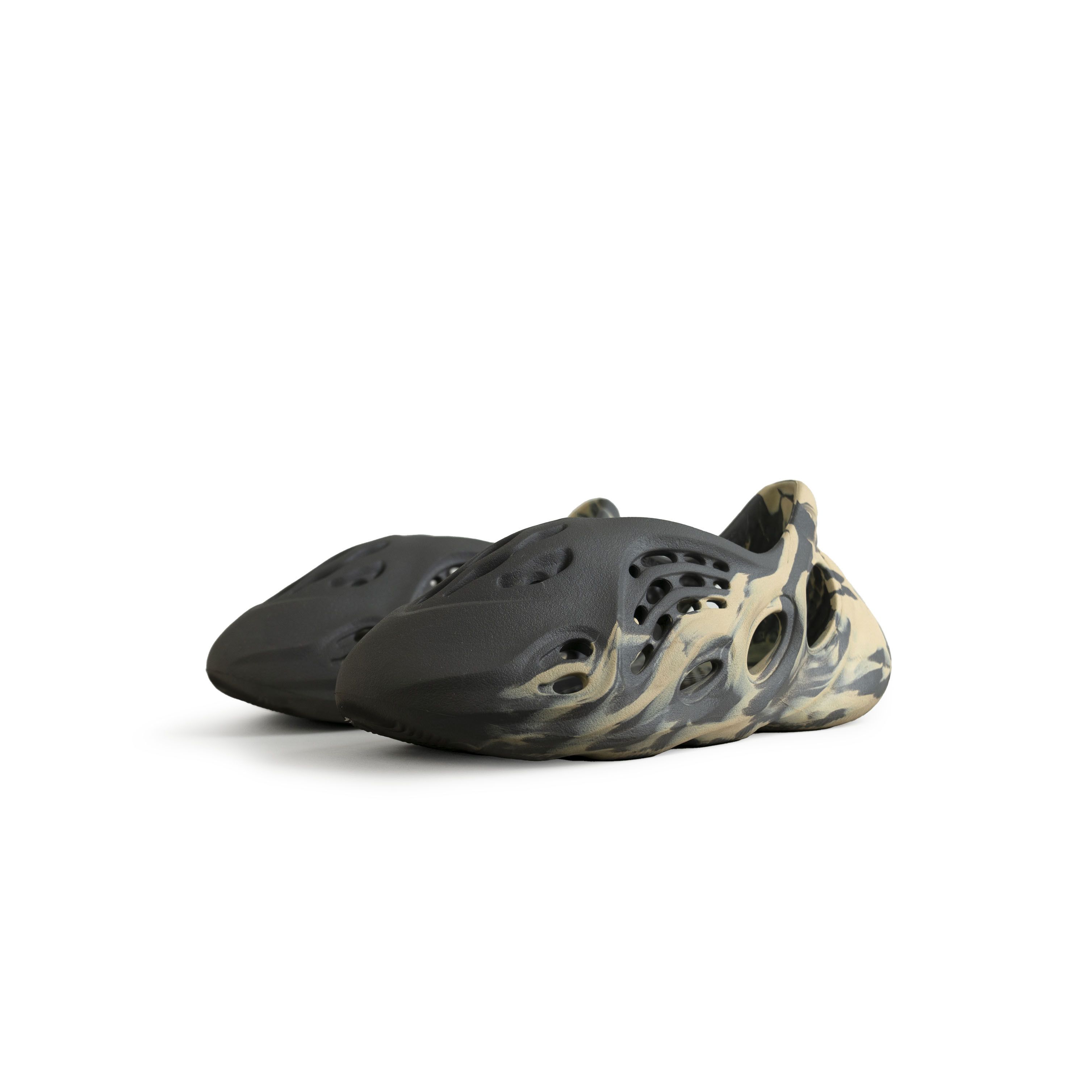 Adidas Yeezy Adidas Foam Runner MXT Moon Grey Size 5 Mens Size US 5 / EU 37 - 3 Thumbnail